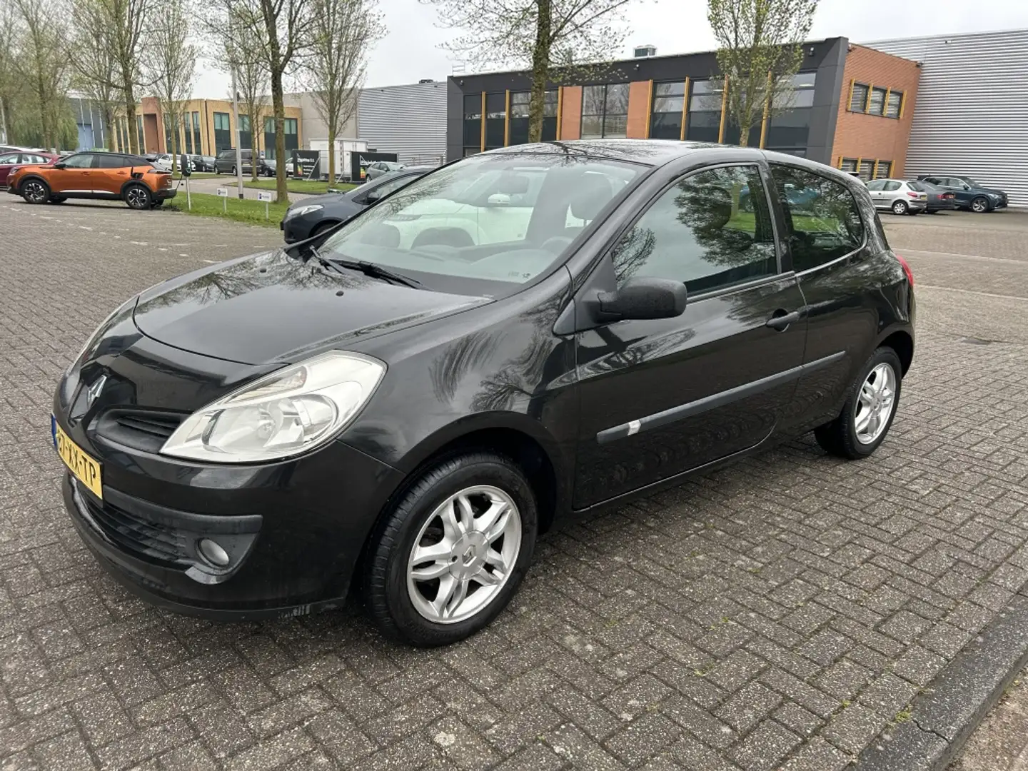 Renault Clio 1.2-16V Bns Line AIRCO BLUETH LMV NAP! Zwart - 1