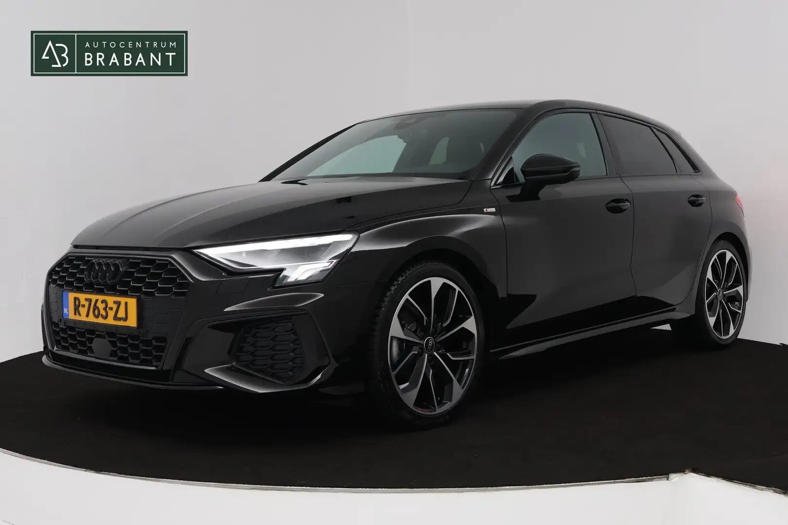 Audi A3 Sportback 35 TFSI S edition (PARKEERSENSOREN, ACHT Zwart - 1