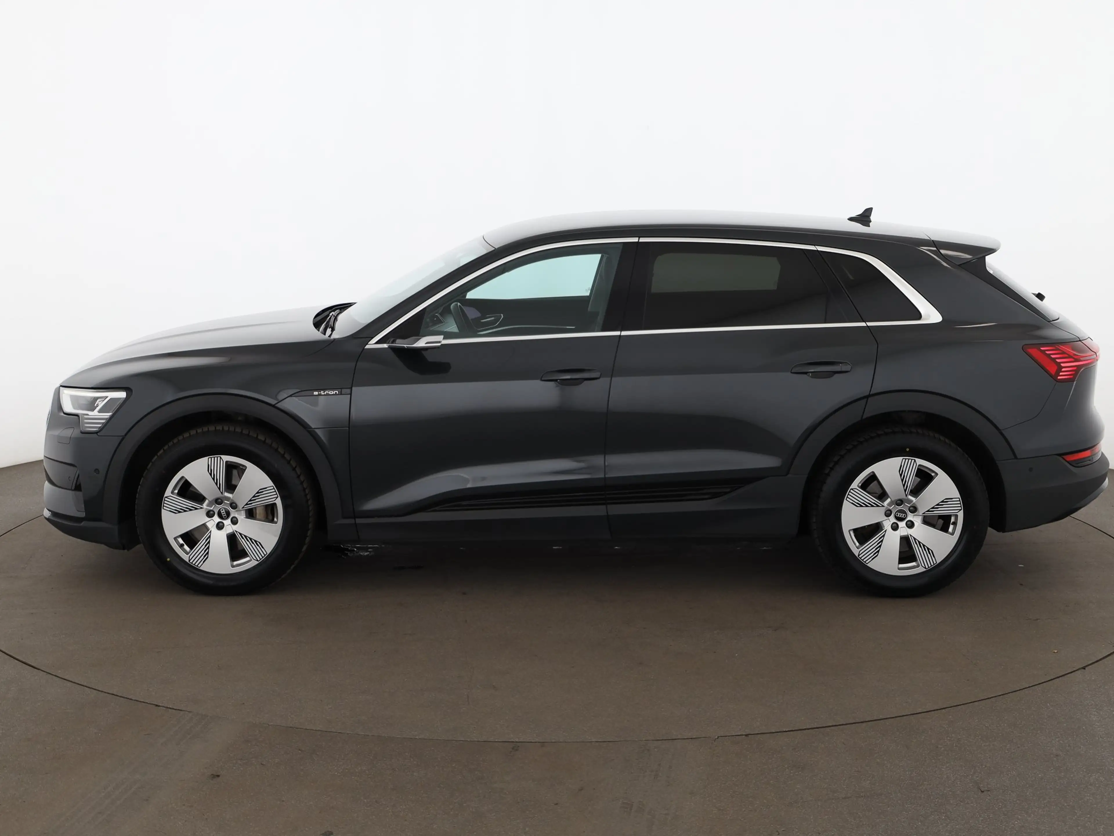 Audi e-tron 55 quattro 95kWh Aut LED 360-CAM HEAD-UP — photo 6
