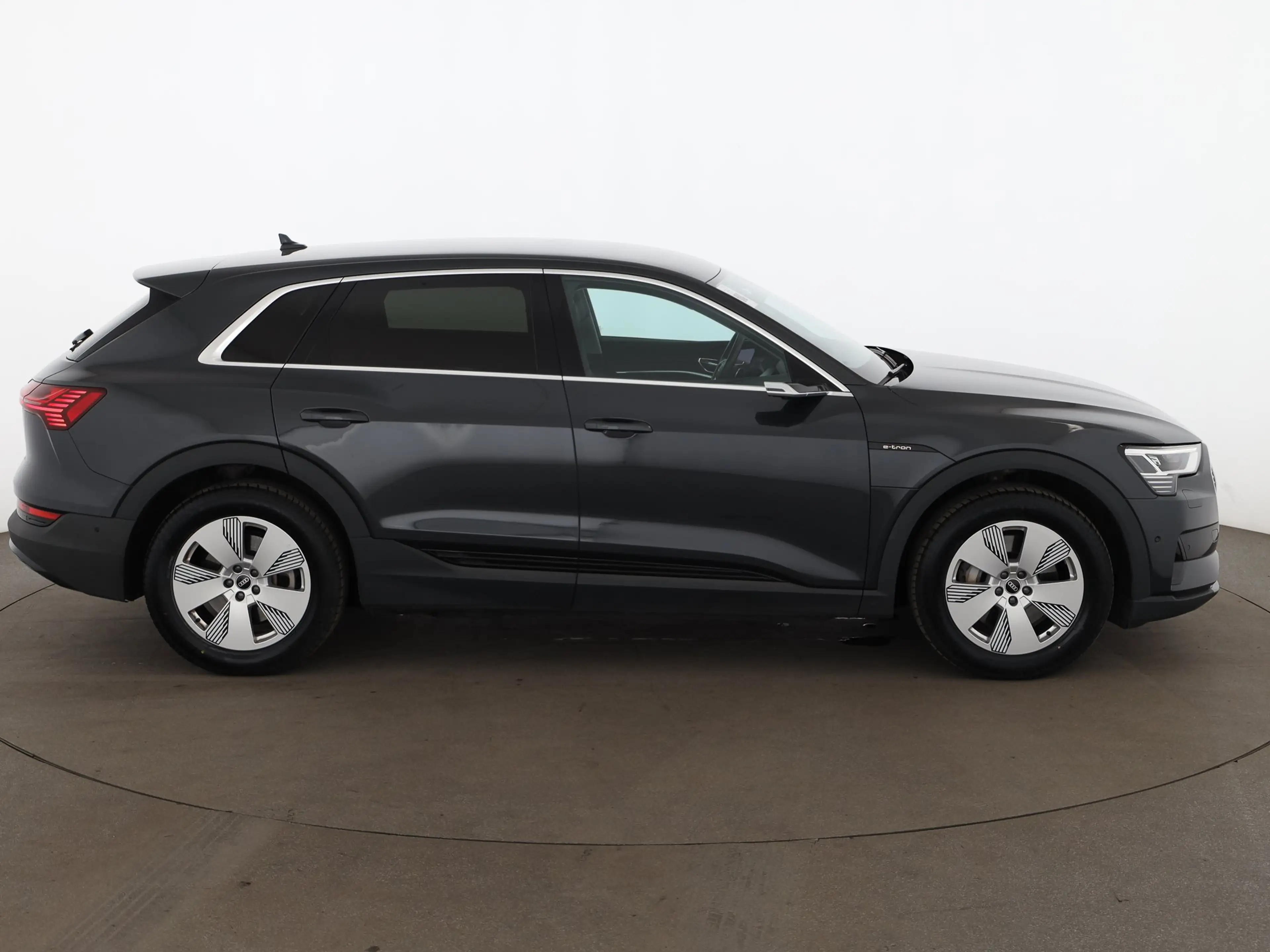 Audi e-tron 55 quattro 95kWh Aut LED 360-CAM HEAD-UP — photo 4
