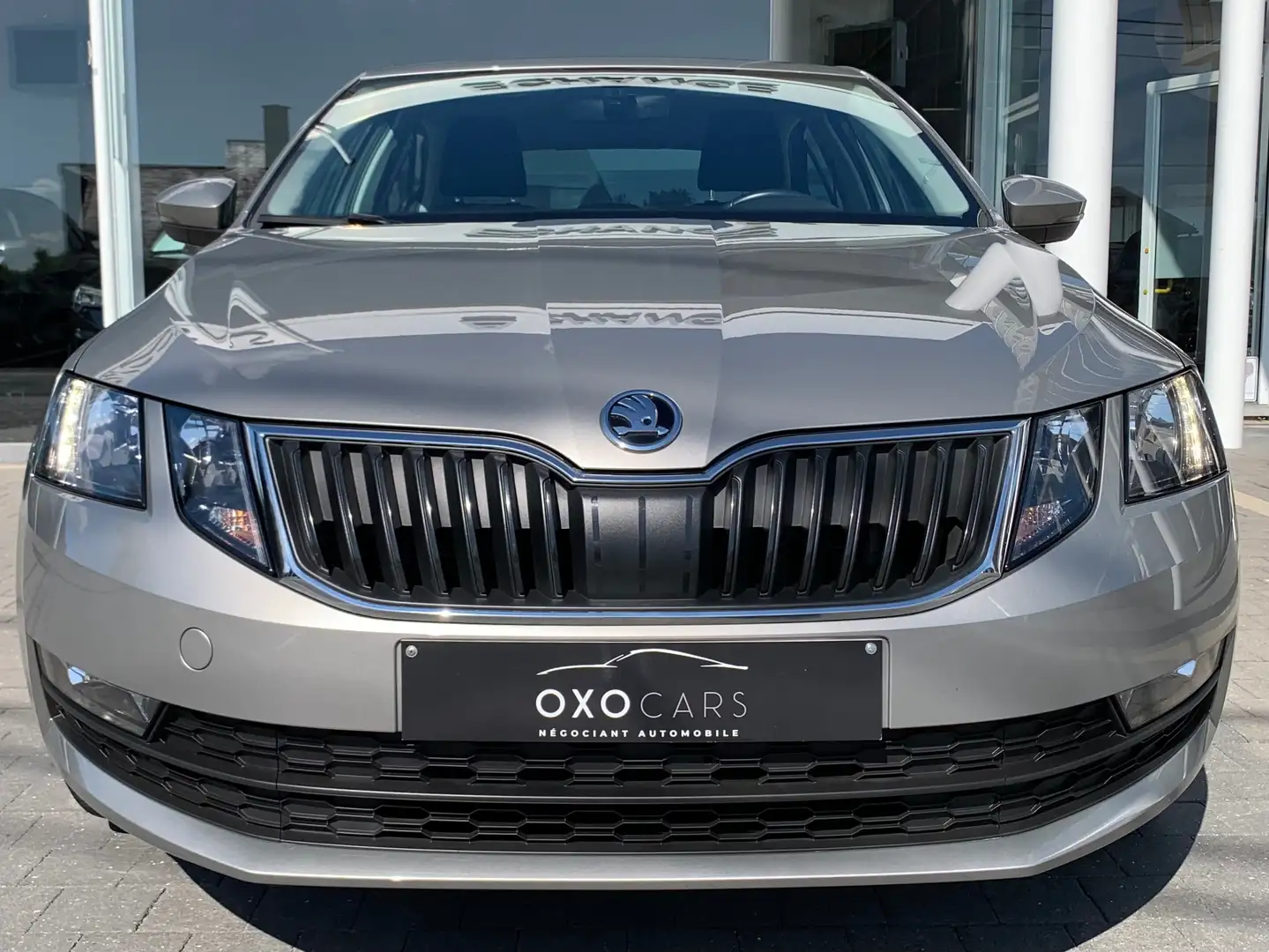 Skoda Octavia 1.0TSI / GPS / CarPlay / PDC / Cruise / Clim Auto Beige - 2