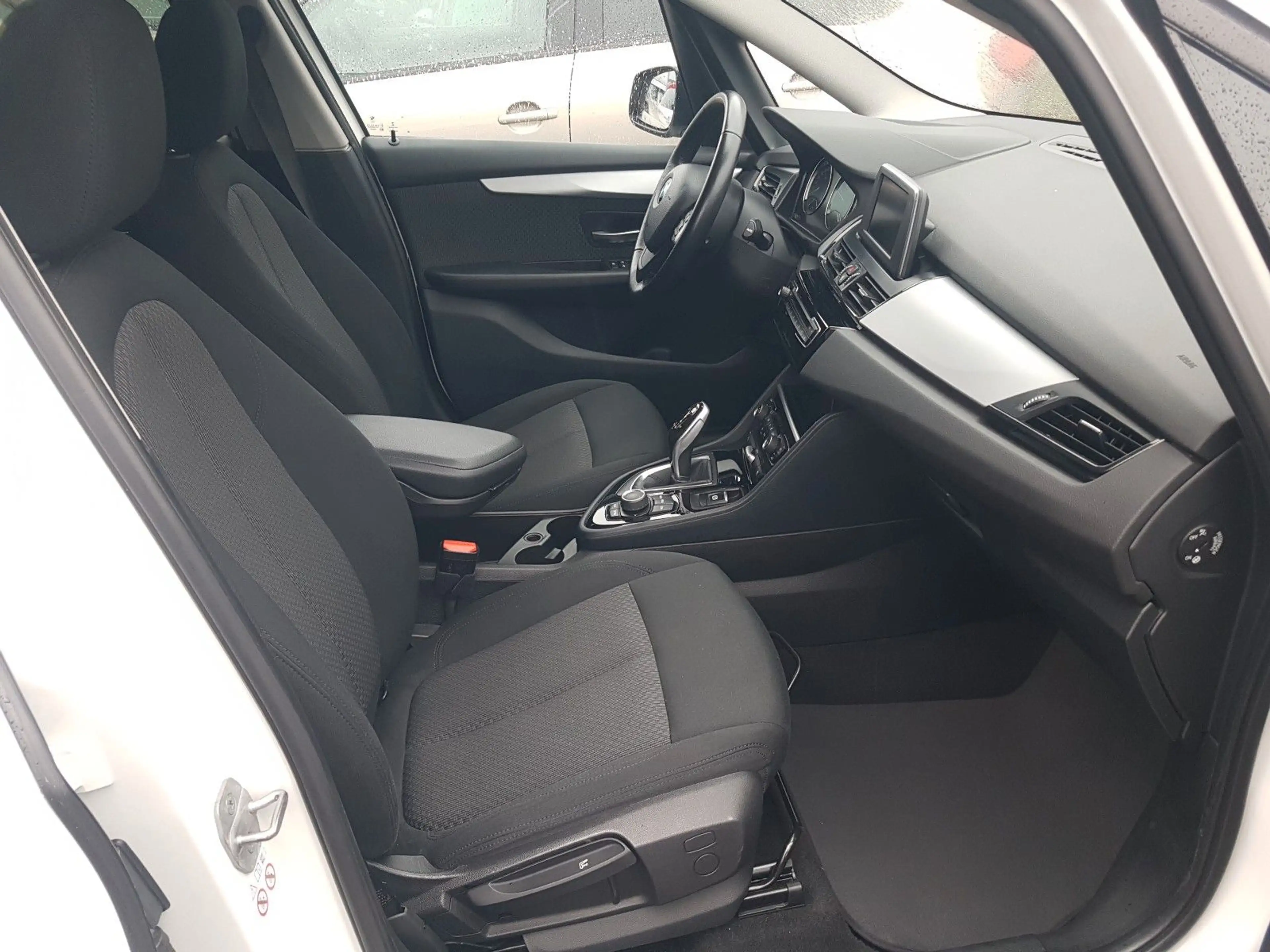 BMW 218 Aut. Advantage LED Sitzhzg. PDC — photo 12
