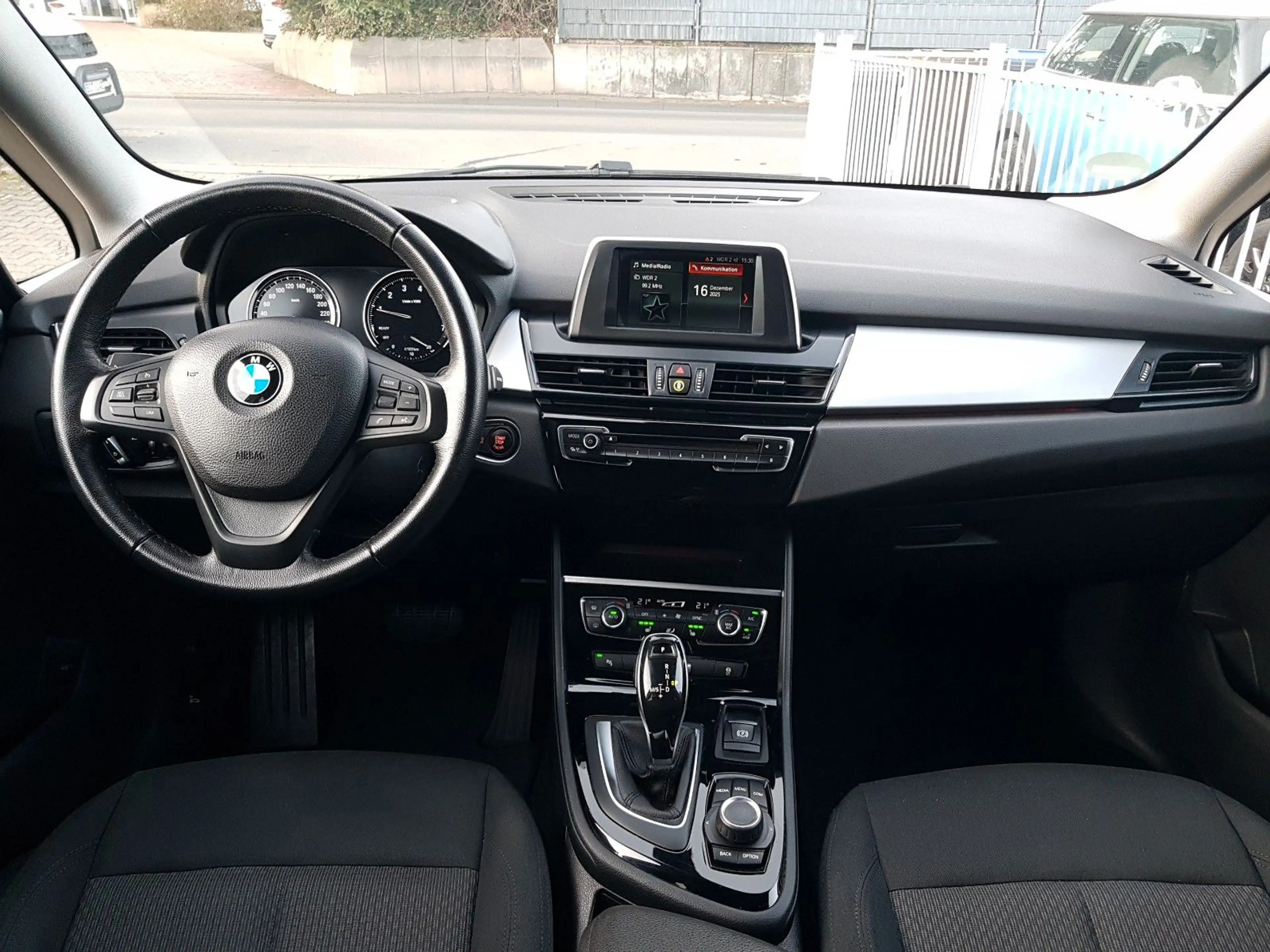 BMW 218 Aut. Advantage LED Sitzhzg. PDC — photo 15