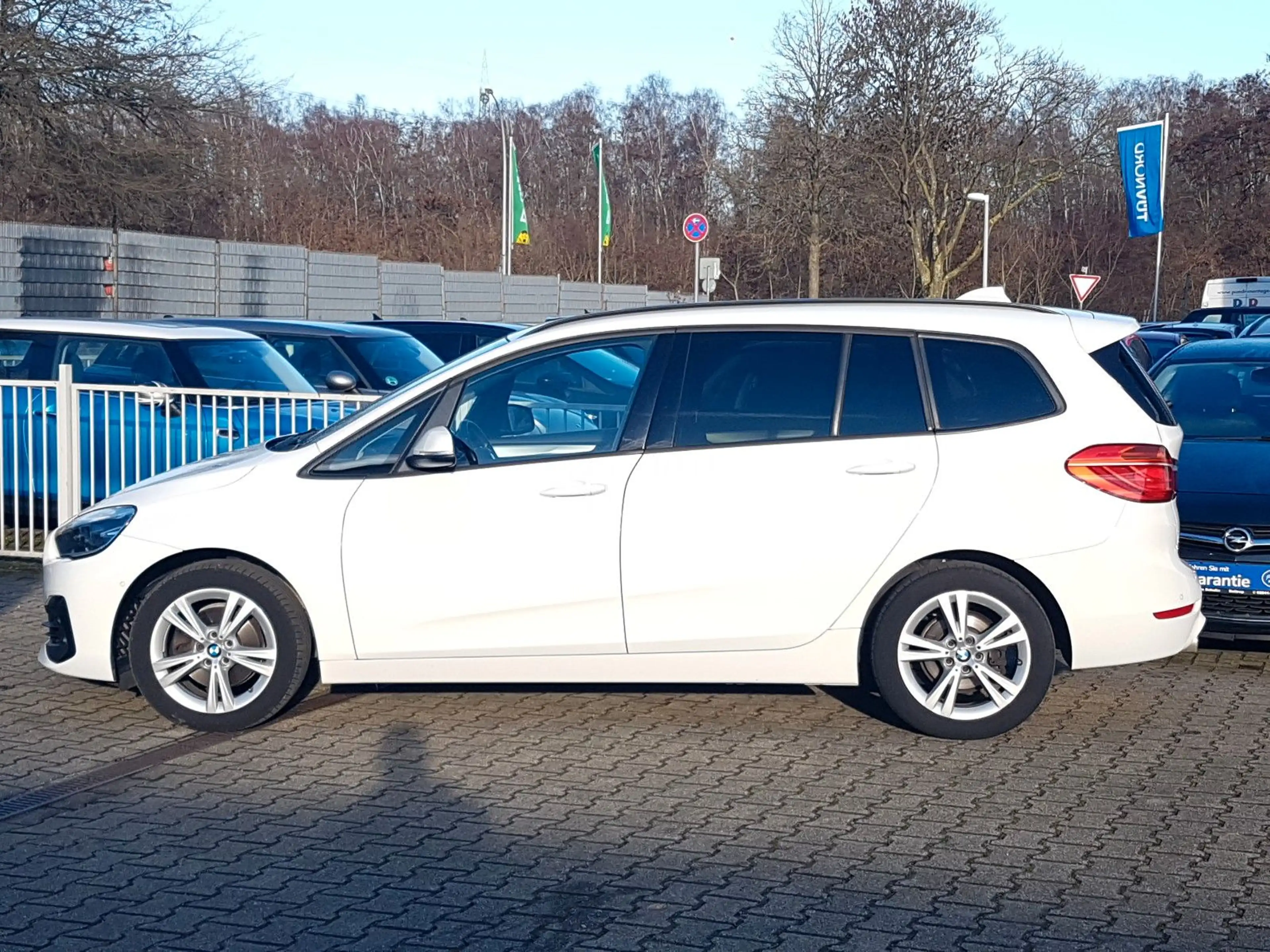 BMW 218 Aut. Advantage LED Sitzhzg. PDC — photo 3