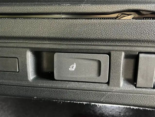 Volkswagen Passat view 20