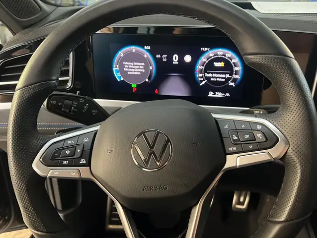 Volkswagen Passat view 6