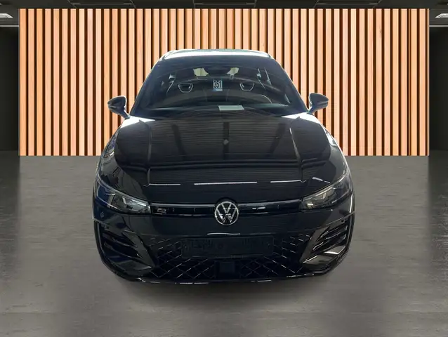 Volkswagen Passat view 26