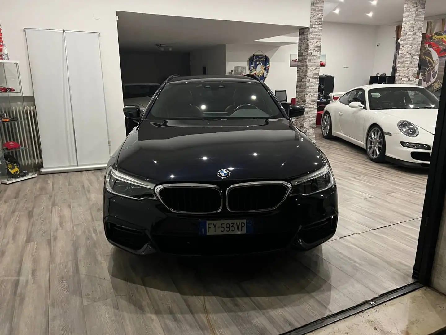 BMW 520 Serie 5 G31 2017 Touring 520d Touring Msport auto Nero - 2