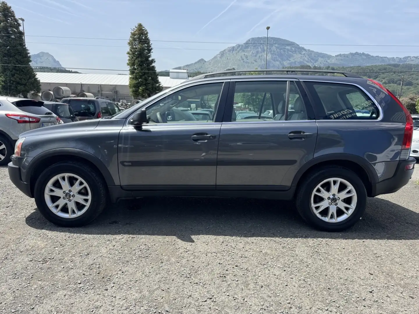 Volvo XC90 2.4D Momentum 163 Aut. Gris - 2