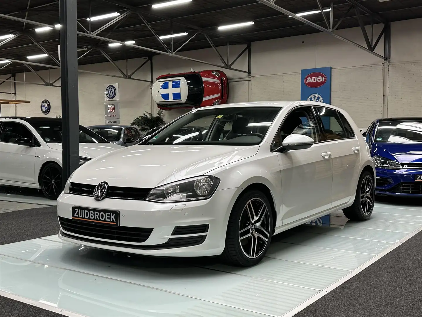 Volkswagen Golf TSI 5-Deurs Clima Airco AUX PDC Wit - 1