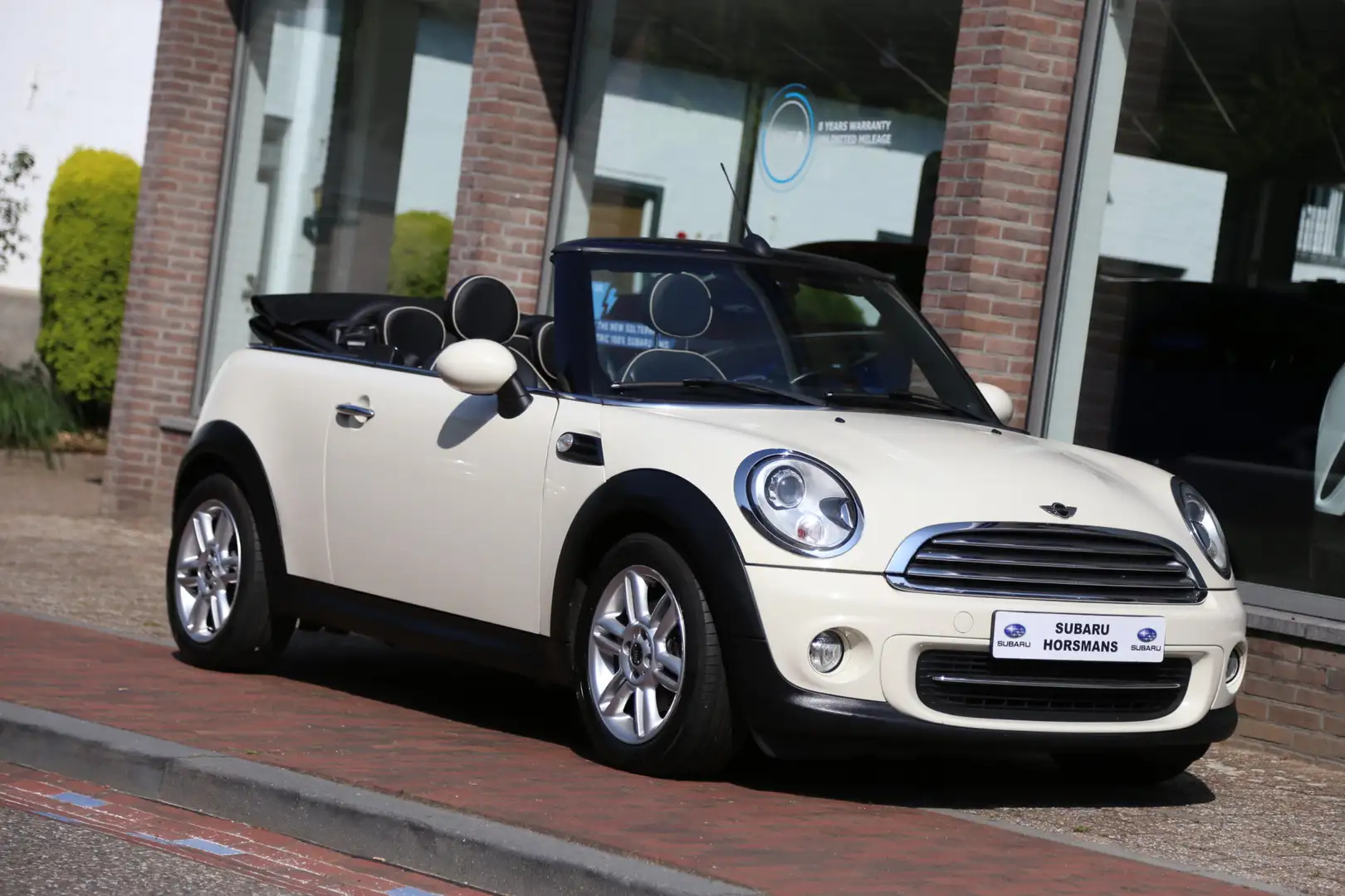 MINI Cooper Cabrio Mini 1.6 Chili Leer Navi Xenon Bílá - 2