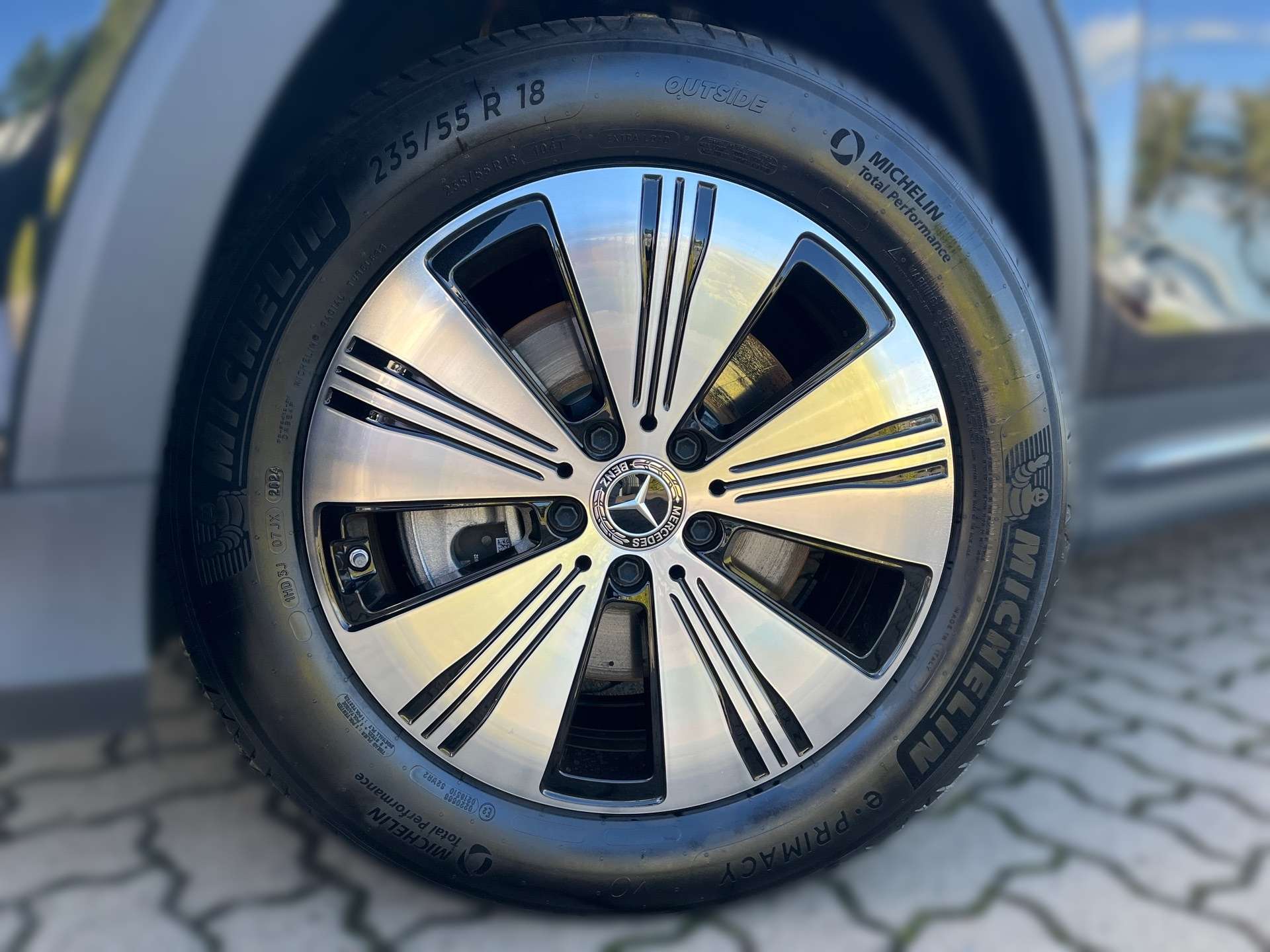 Mercedes-Benz EQB