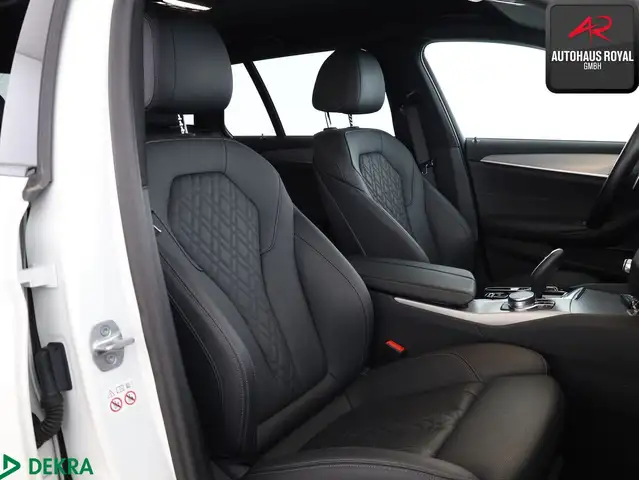 BMW 5 Series view 11