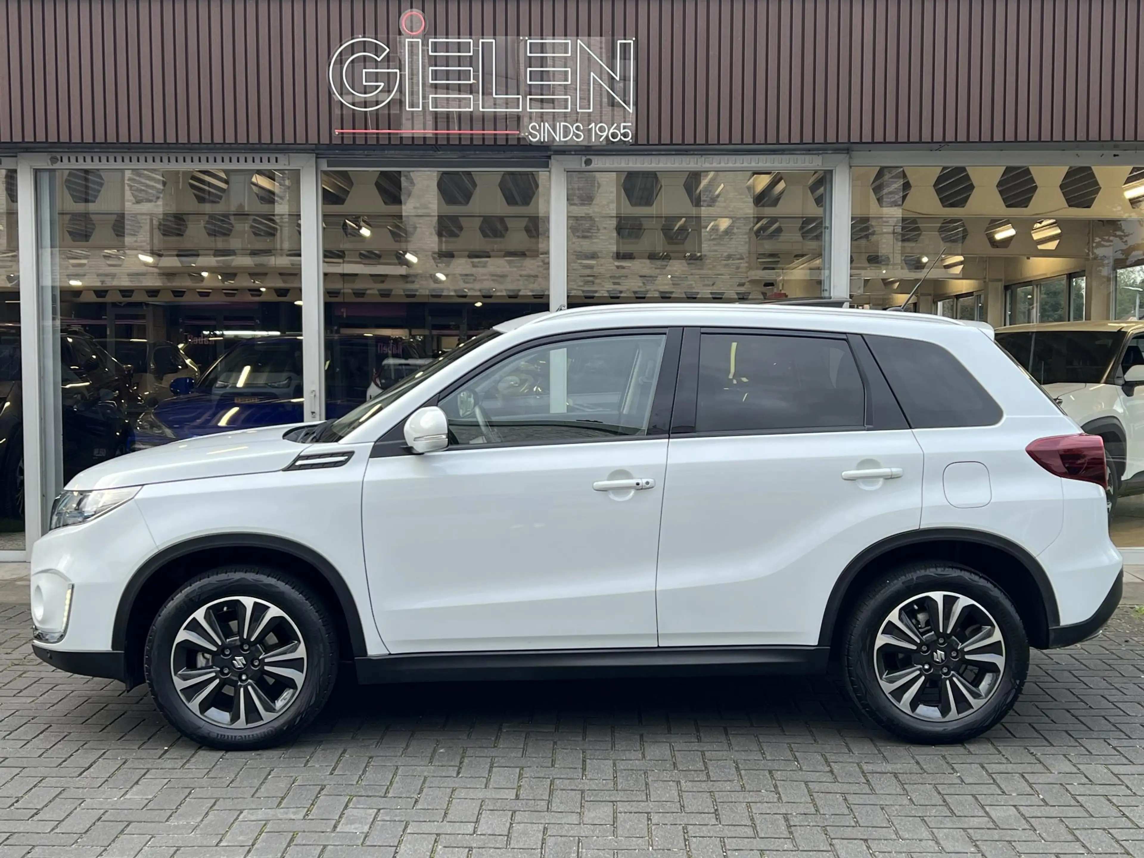 Suzuki Vitara 1.5 Hybrid Style | Trekhaak, Panoramadak, Dodehoek — photo 6