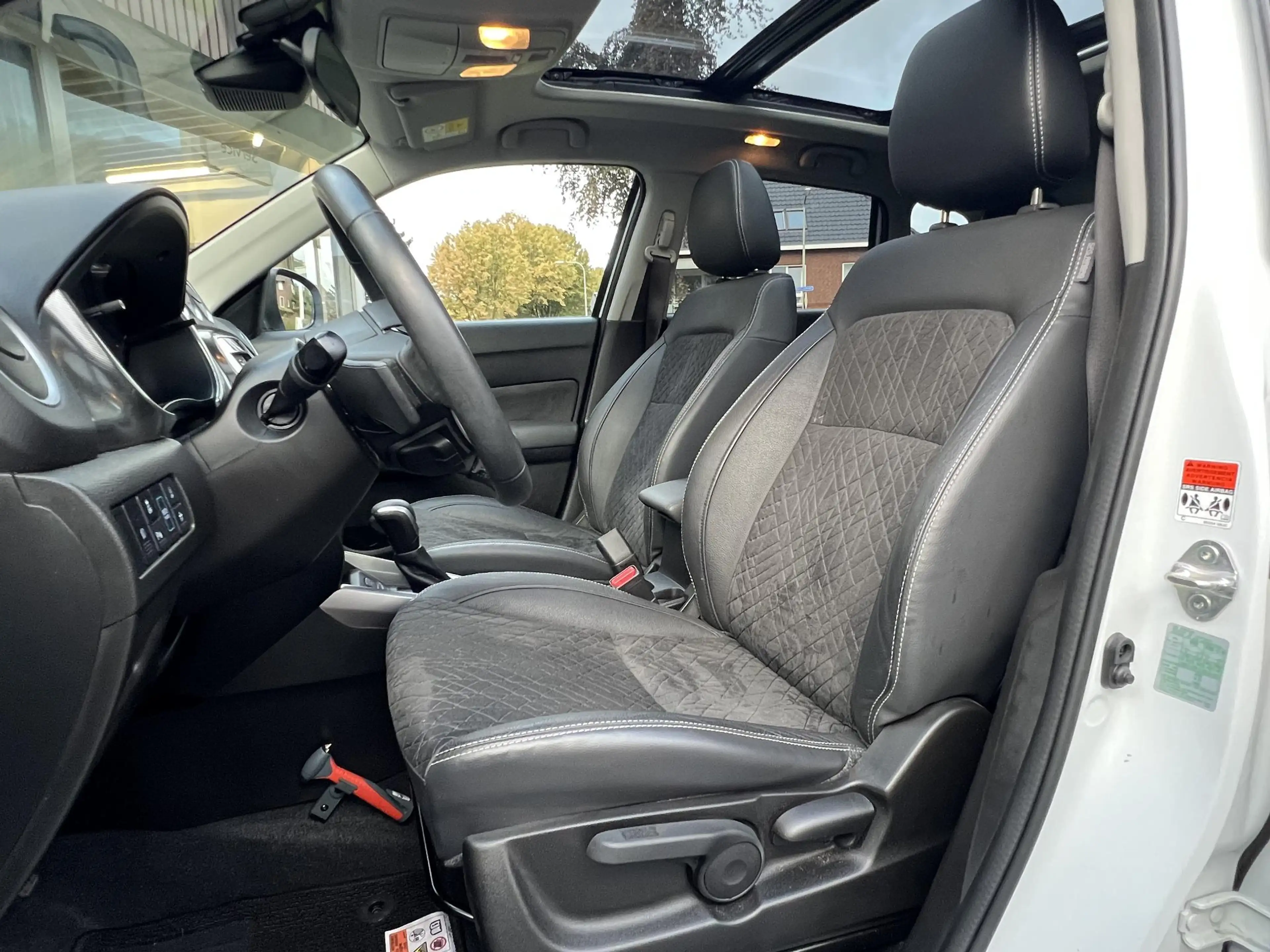 Suzuki Vitara 1.5 Hybrid Style | Trekhaak, Panoramadak, Dodehoek — photo 21