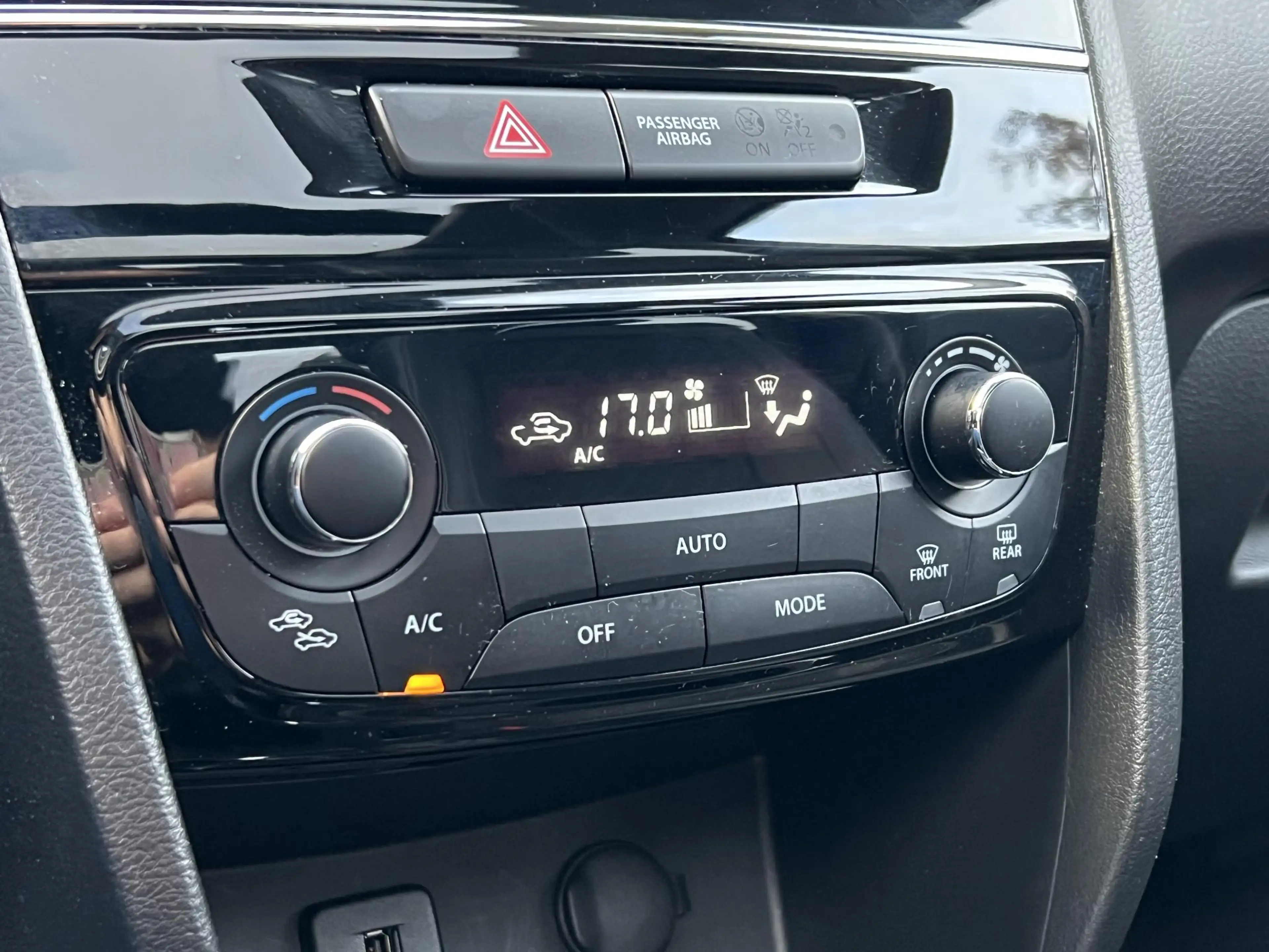 Suzuki Vitara 1.5 Hybrid Style | Trekhaak, Panoramadak, Dodehoek — photo 34