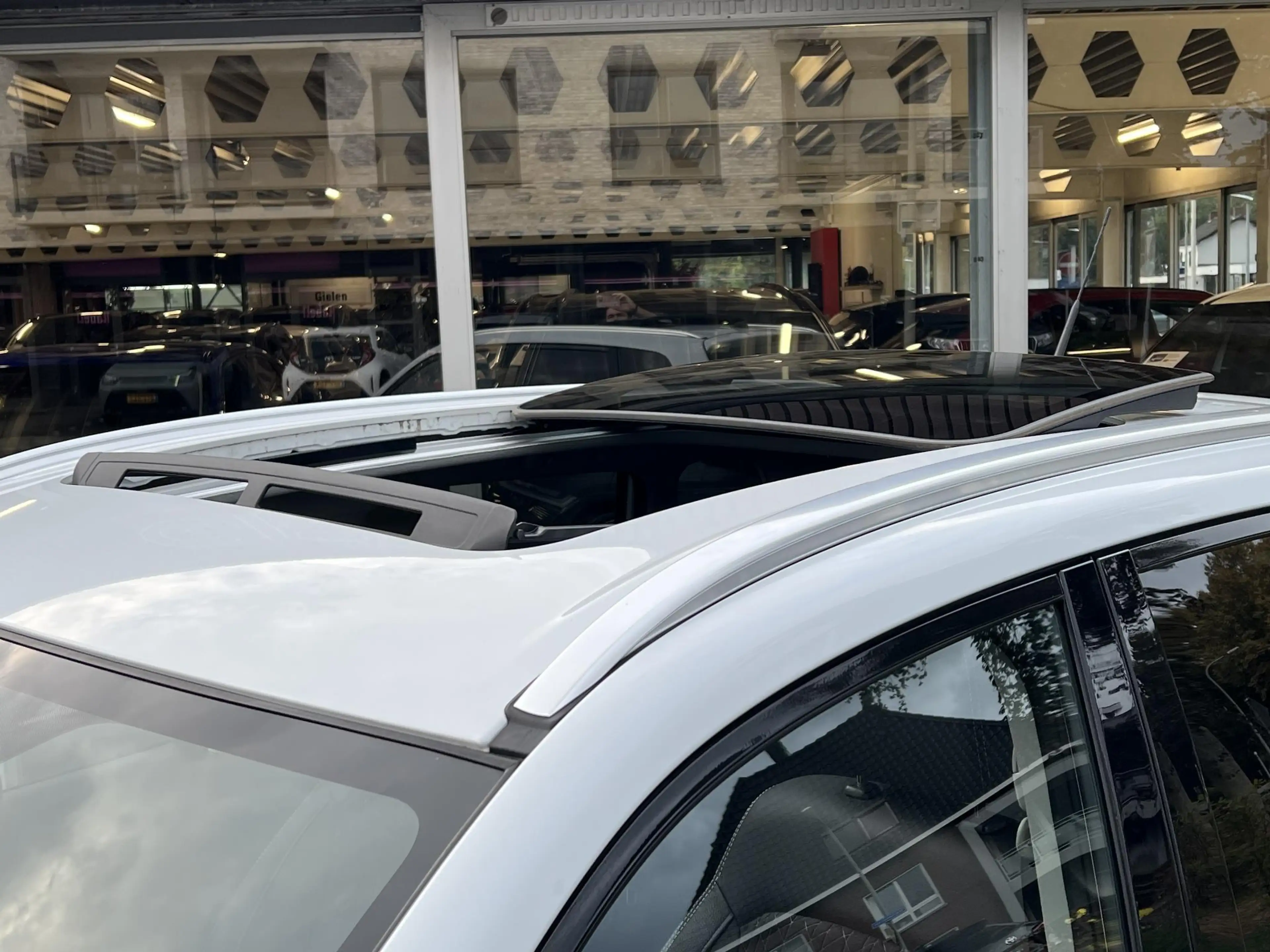 Suzuki Vitara 1.5 Hybrid Style | Trekhaak, Panoramadak, Dodehoek — photo 4