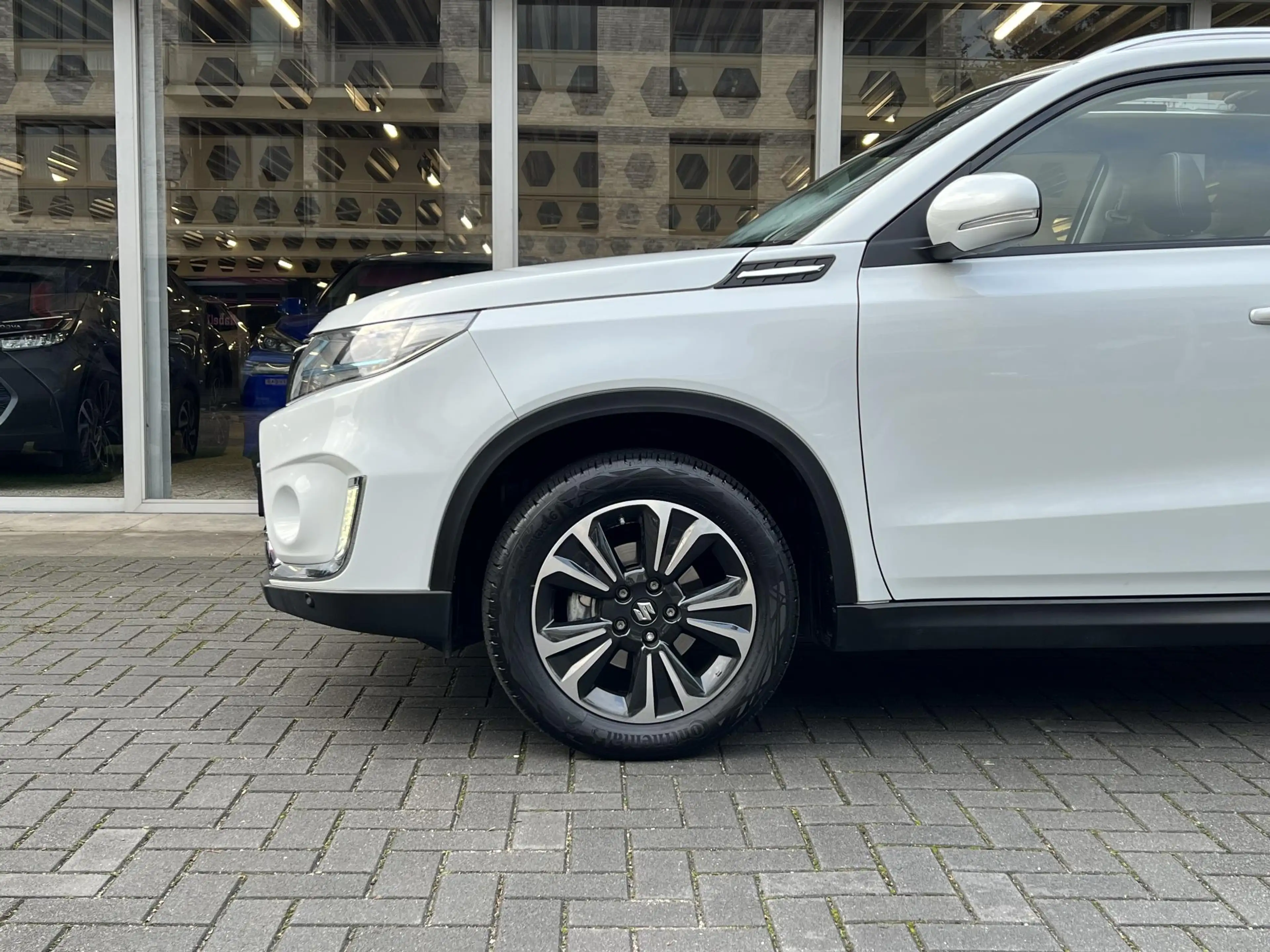Suzuki Vitara 1.5 Hybrid Style | Trekhaak, Panoramadak, Dodehoek — photo 12
