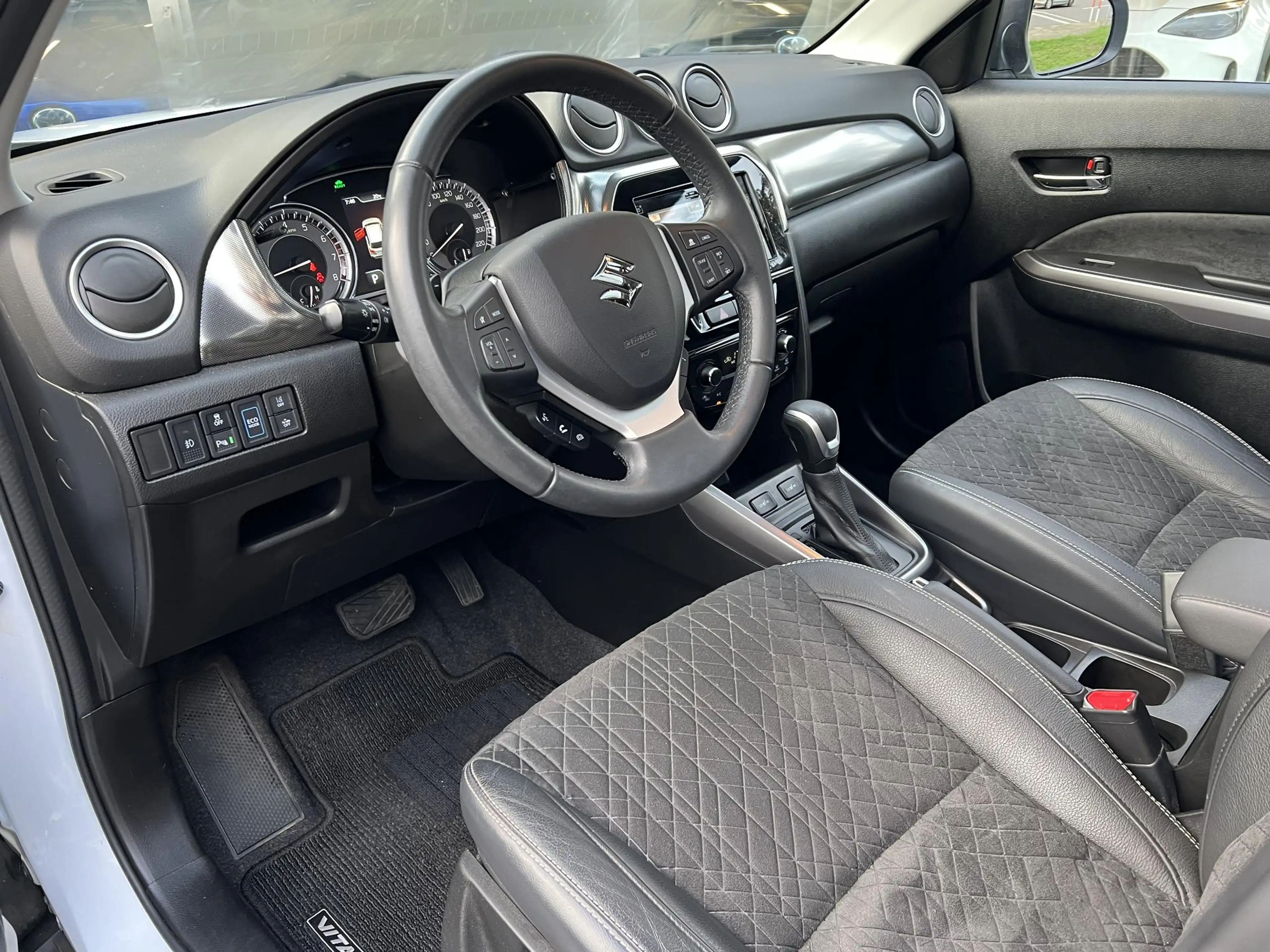 Suzuki Vitara 1.5 Hybrid Style | Trekhaak, Panoramadak, Dodehoek — photo 23