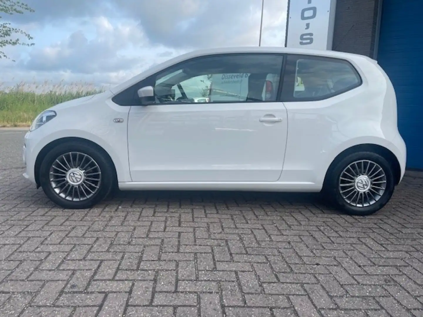 Volkswagen up! 1.0 HIGH UP! BLUEM. Blanc - 2