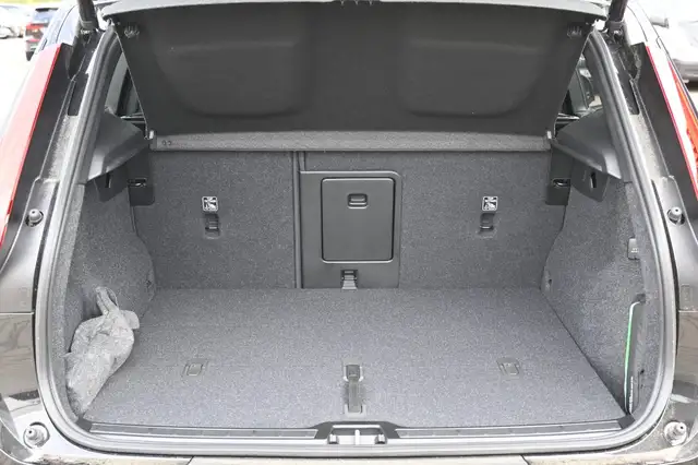 Volvo XC40 view 6
