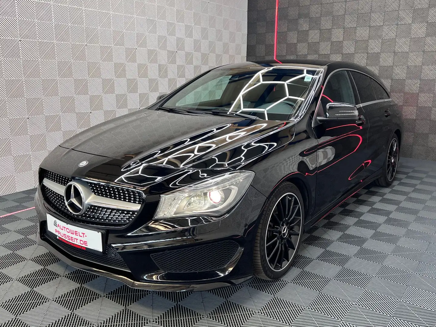 Mercedes-Benz CLA 250 CLA 250 S.B. 4Matic *AMG* EXCLUSIV-BI XENON-SHZ Černá - 2