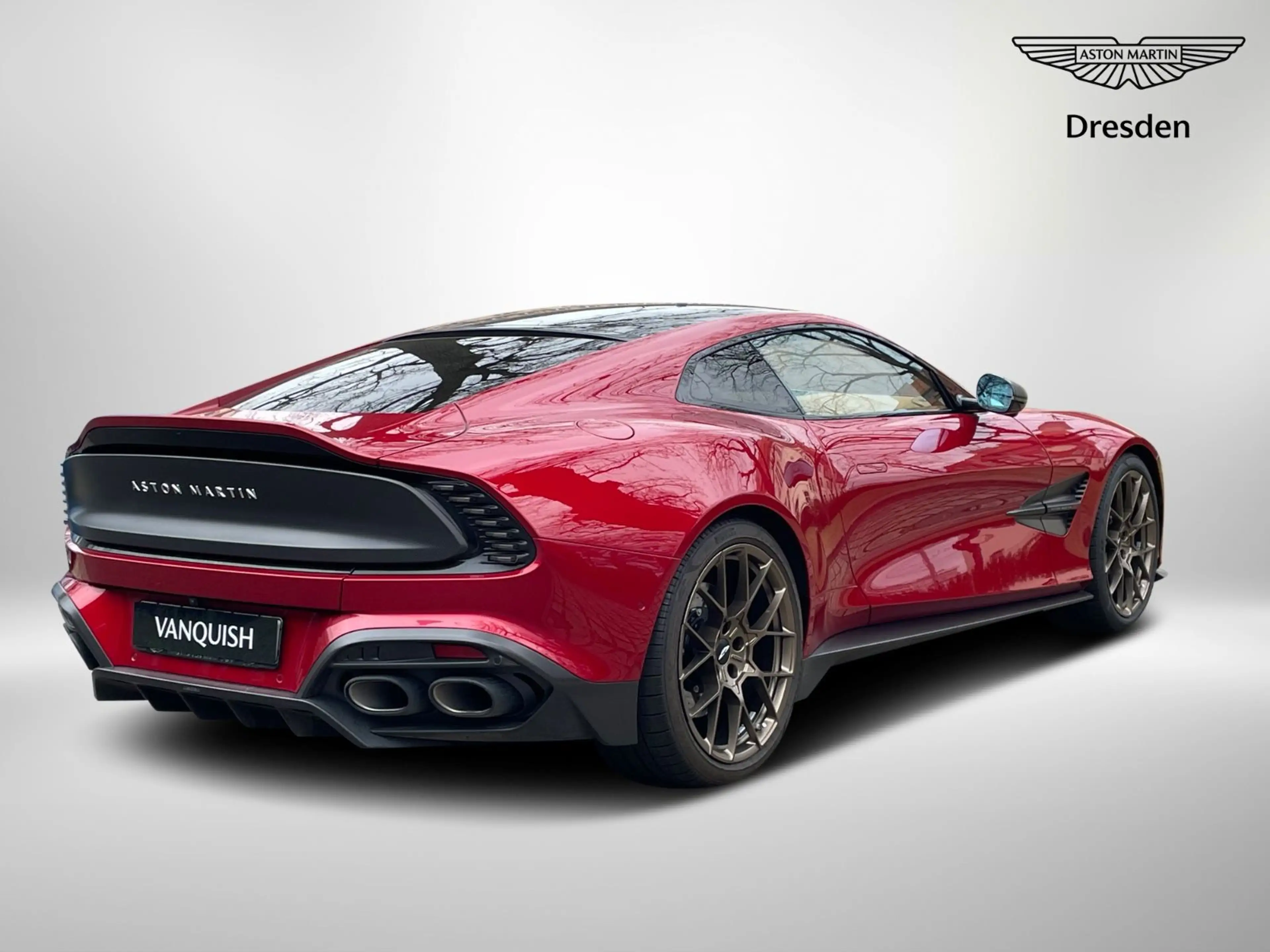 Aston Martin Vanquish MY25 — photo 7