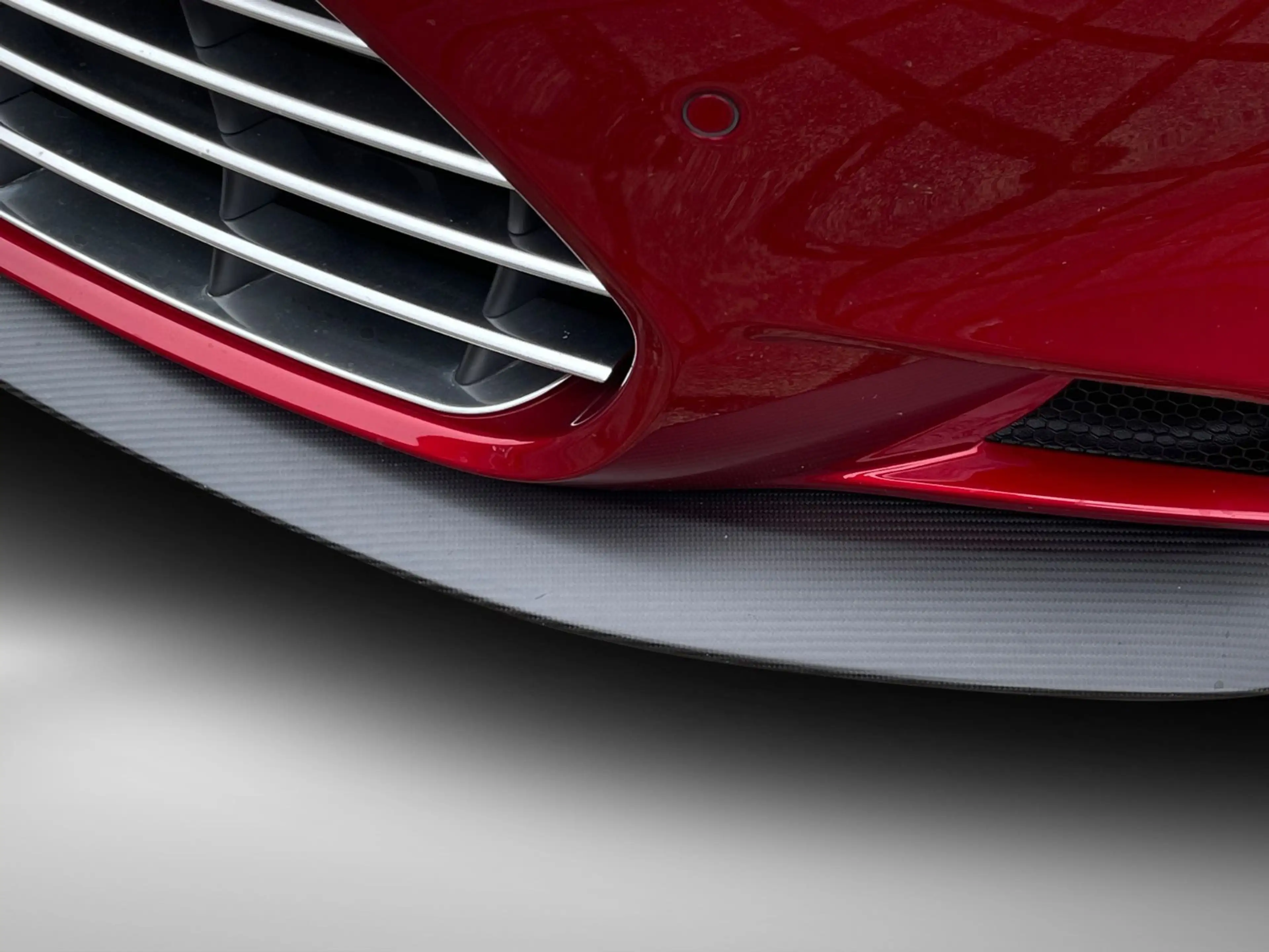 Aston Martin Vanquish MY25 — photo 8