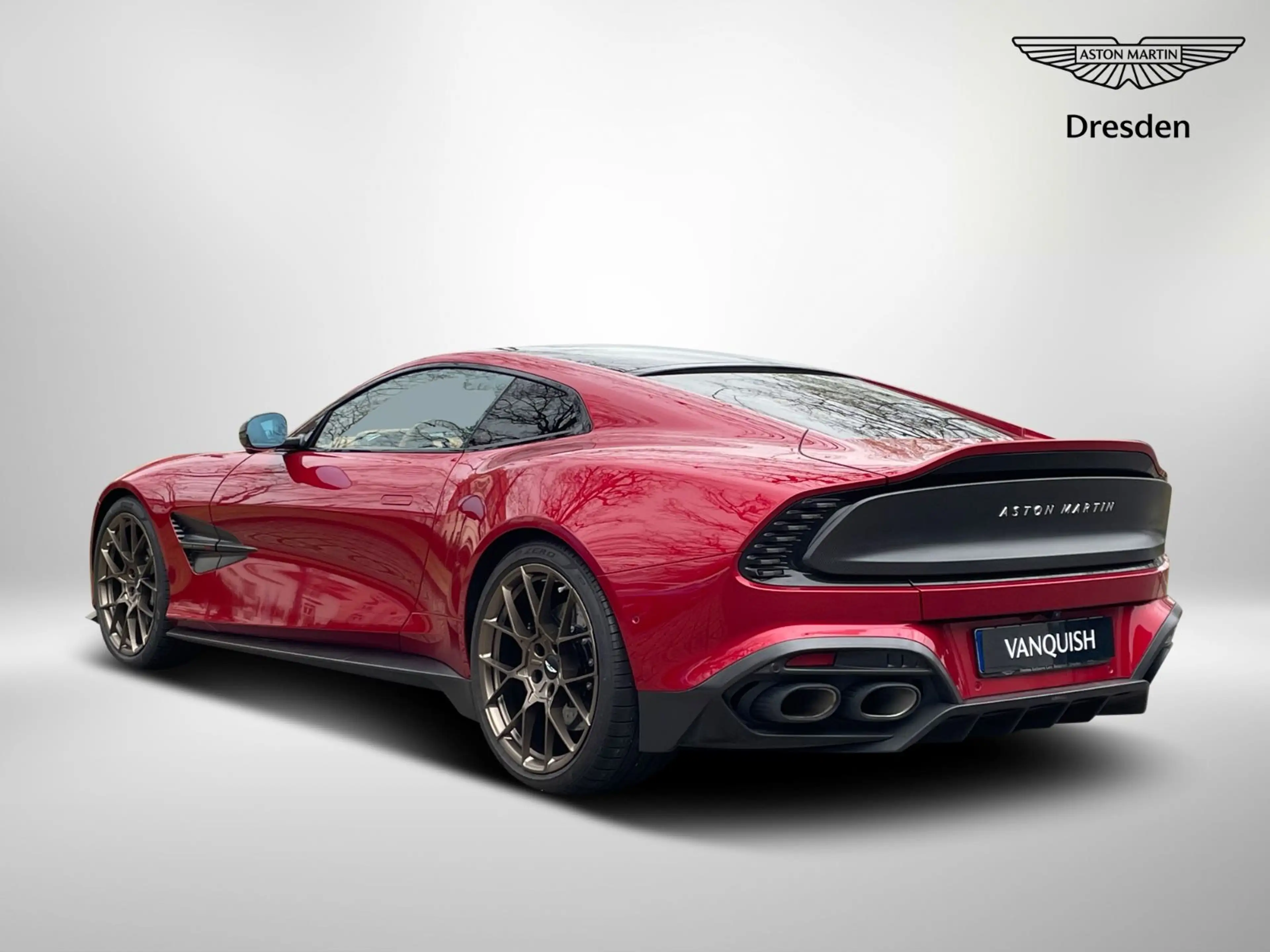 Aston Martin Vanquish MY25 — photo 6