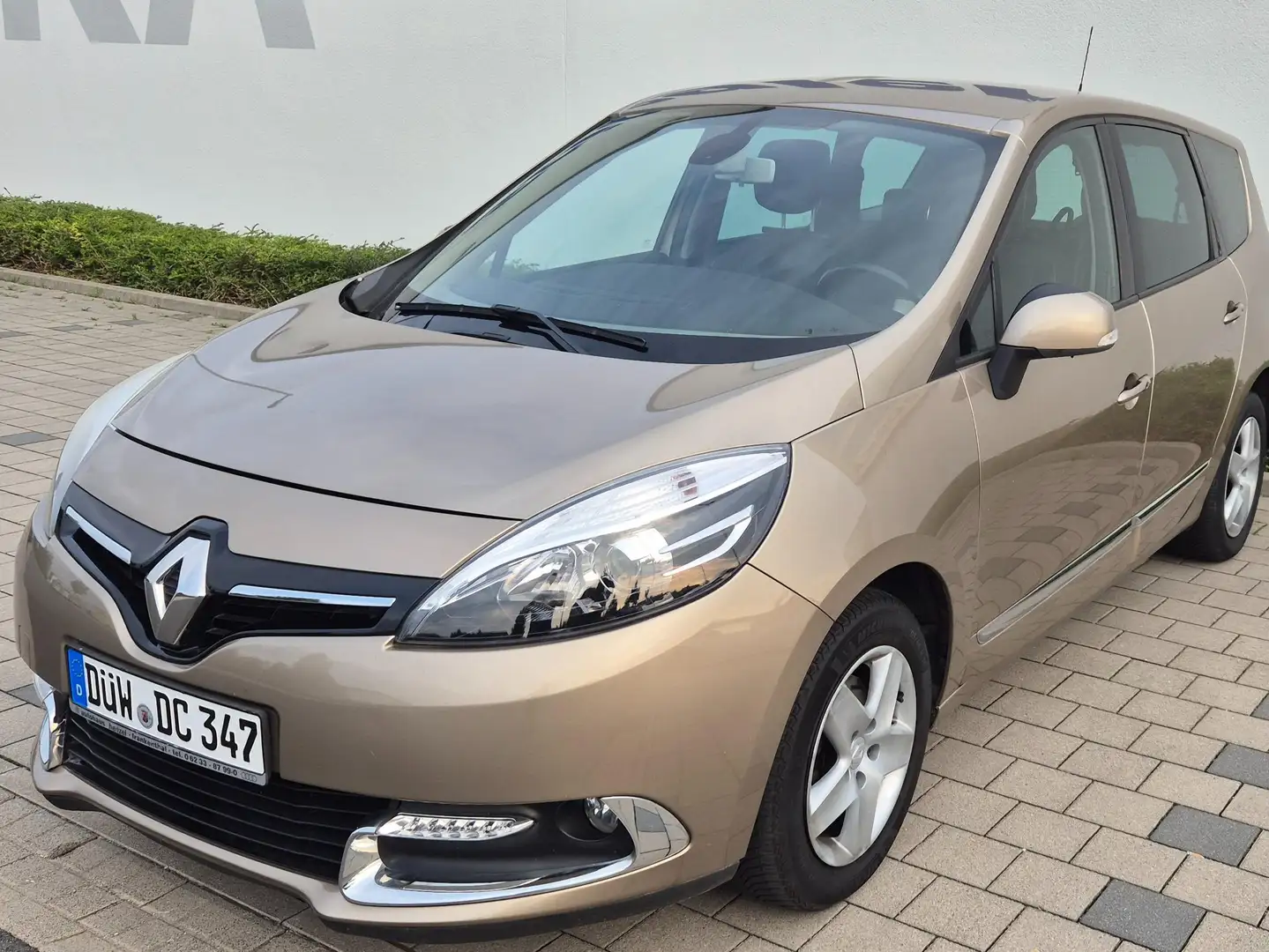 Renault Grand Scenic 1.5 dCi Business 7 Sitzer Automatik Beige - 1