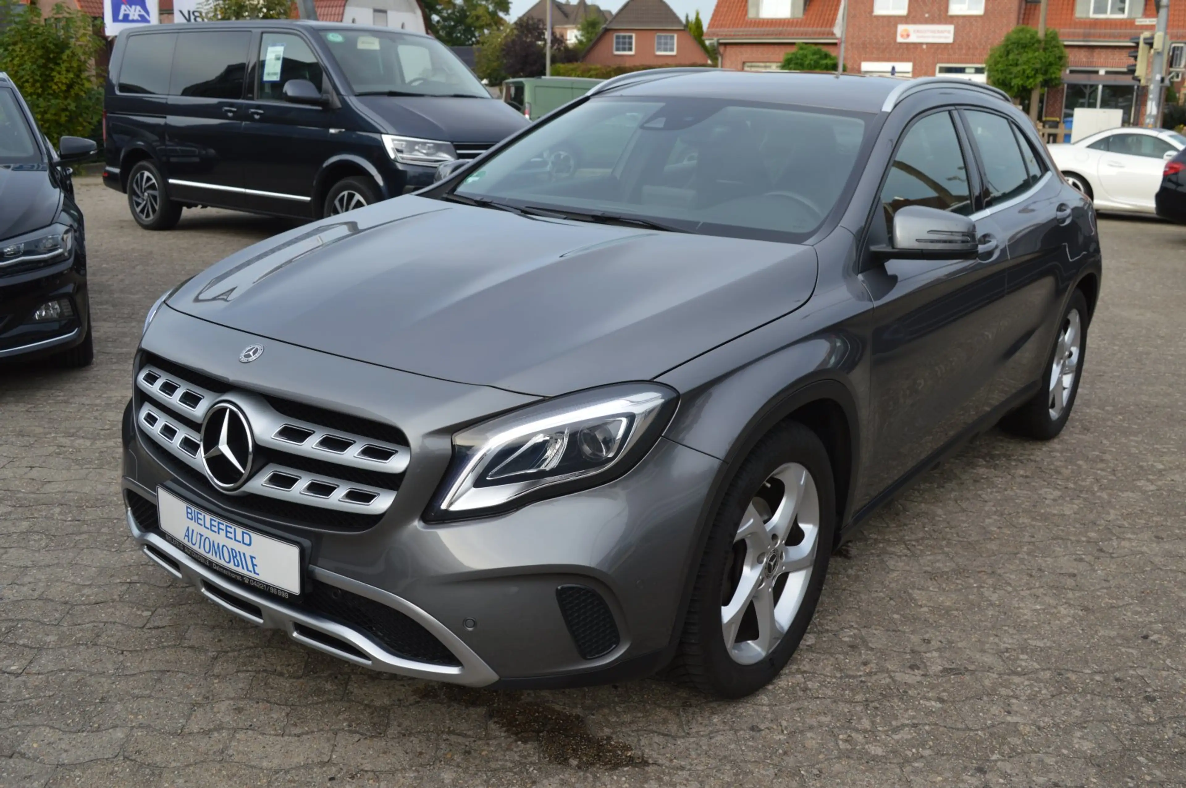 Mercedes-Benz GLA 180 OPF  Urban AHK/LED/Navi/SH/PDC/Alu 18 — photo 11