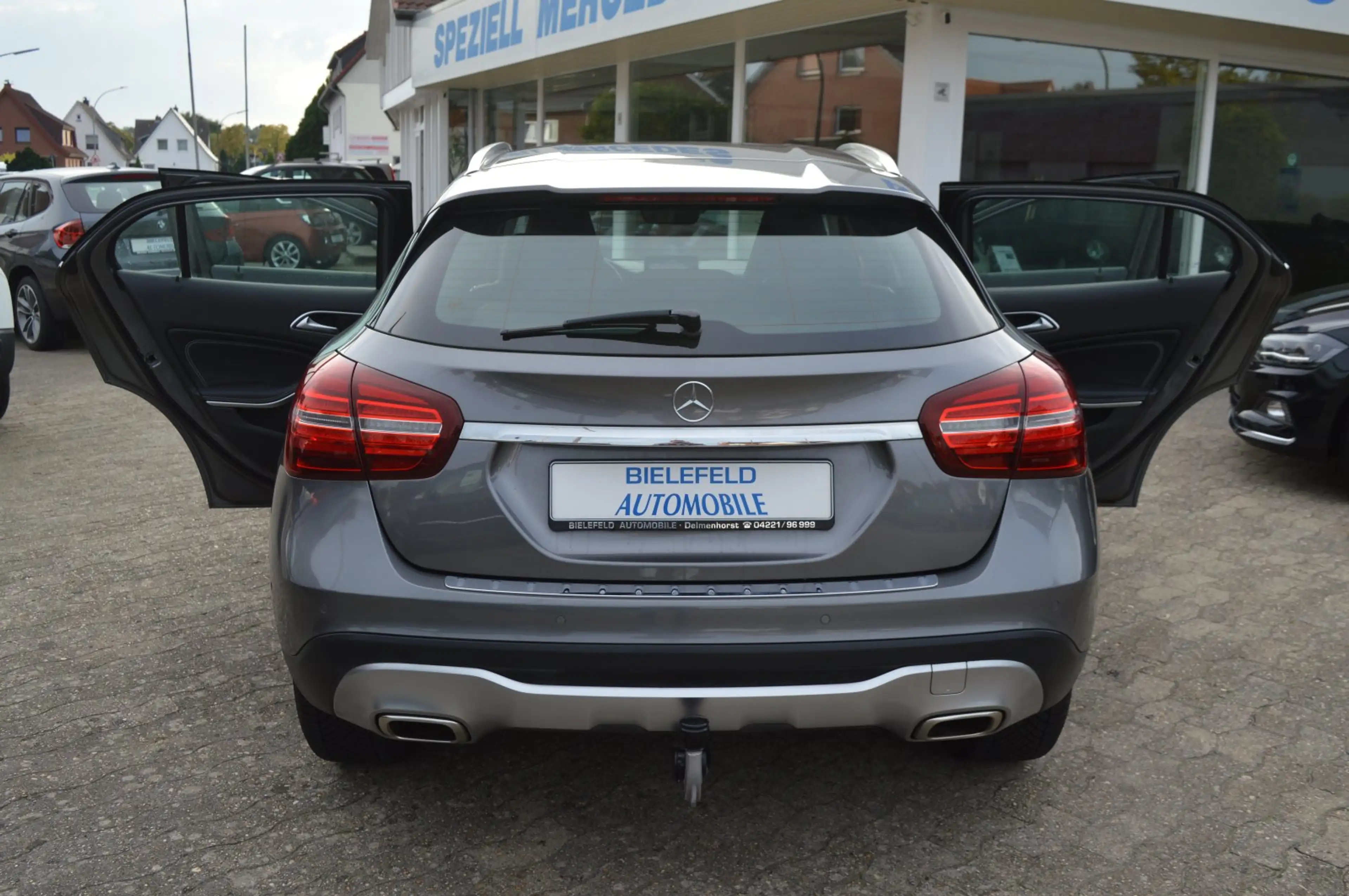 Mercedes-Benz GLA 180 OPF  Urban AHK/LED/Navi/SH/PDC/Alu 18 — photo 15