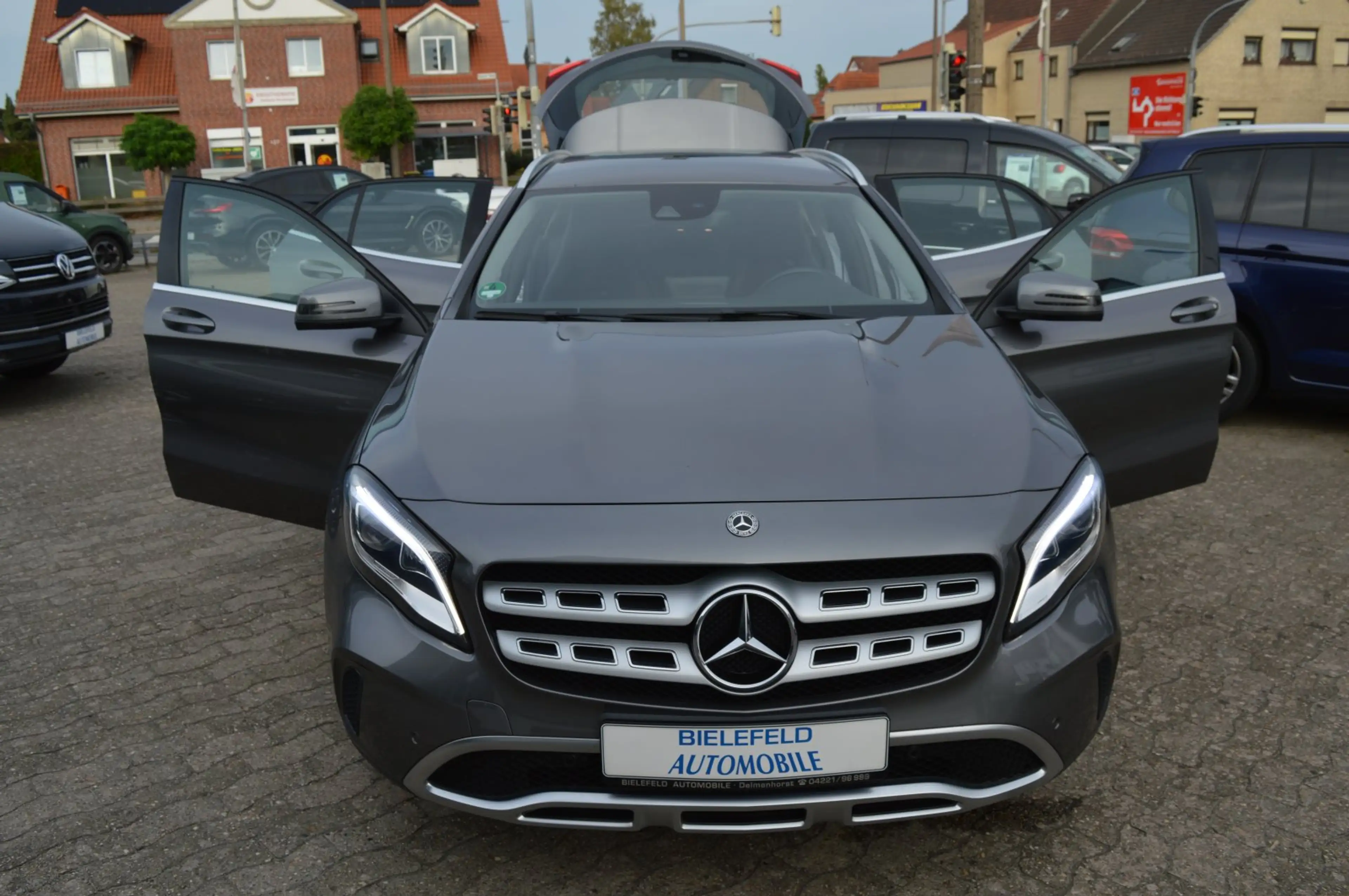 Mercedes-Benz GLA 180 OPF  Urban AHK/LED/Navi/SH/PDC/Alu 18 — photo 12