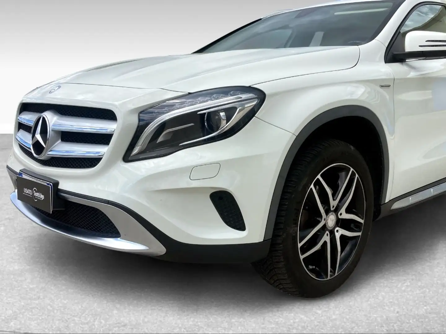 Mercedes-Benz GLA 180 180 d Enduro Activity auto Bianco - 2