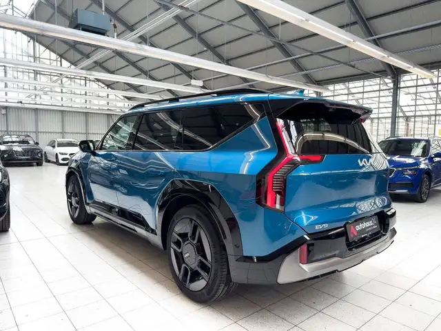 Kia Ev9 view 4