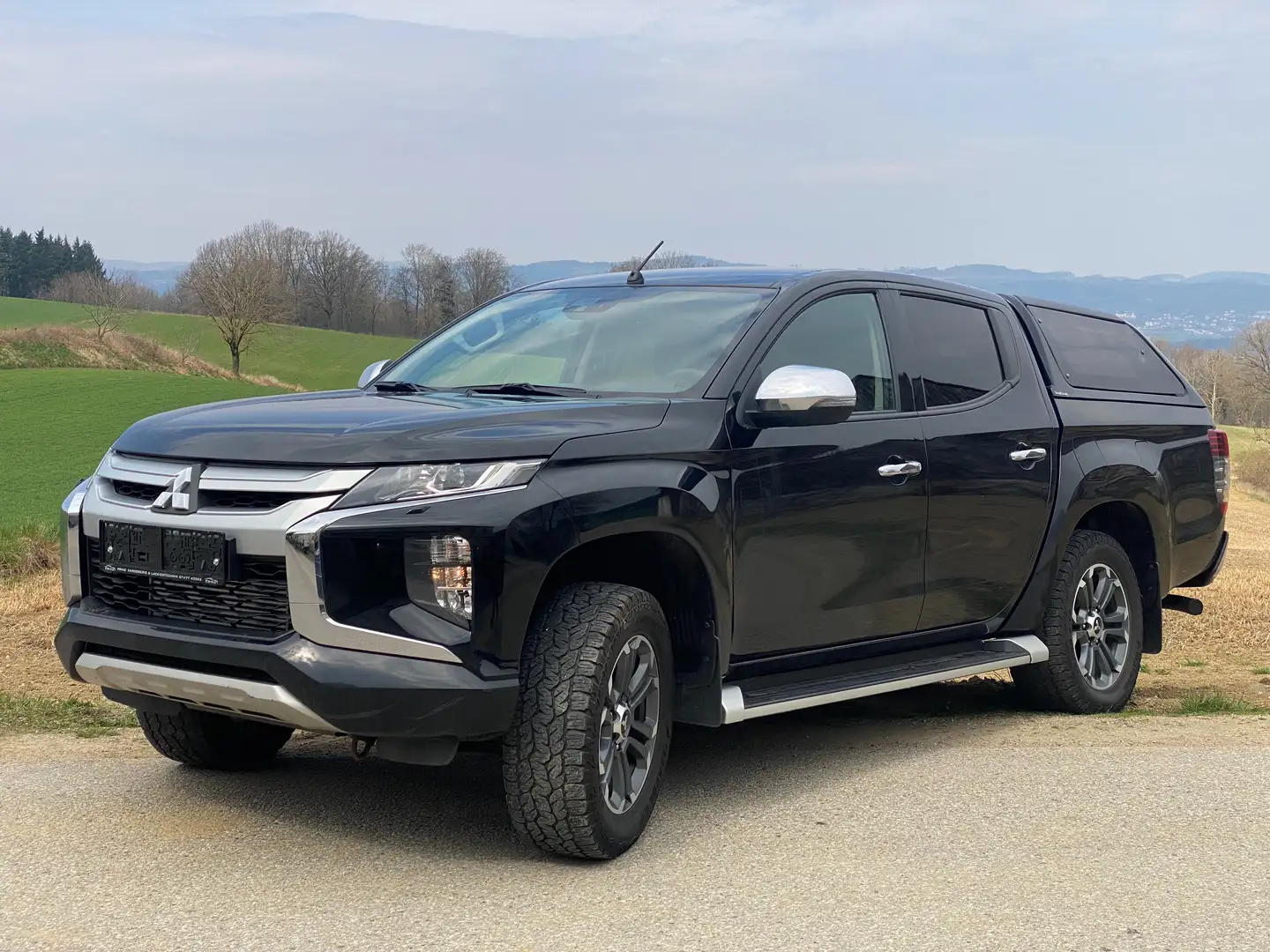 Mitsubishi L200 L200 Doppelkabine INTENSE Negro - 1