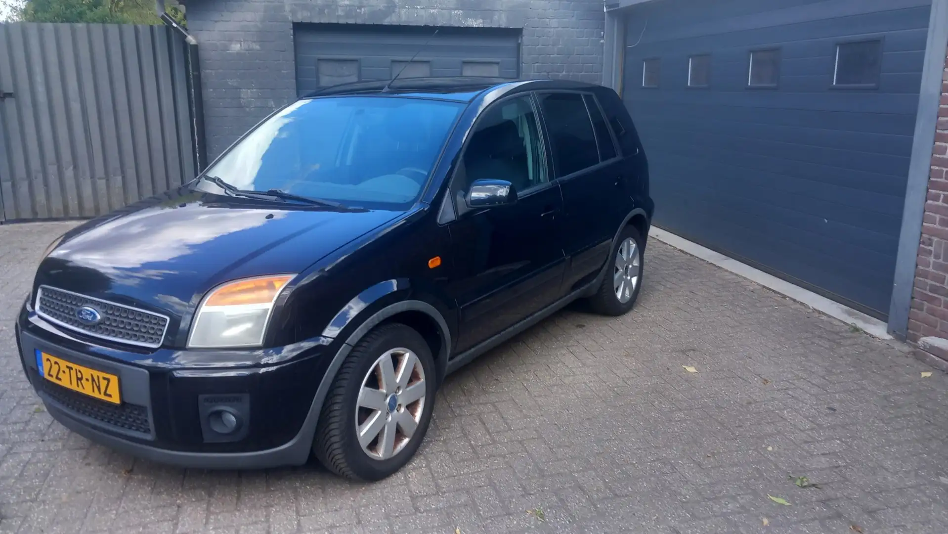 Ford Fusion 1.4-16V Futura,Elektriche ramen,Airco,Radio cd spe Zwart - 1