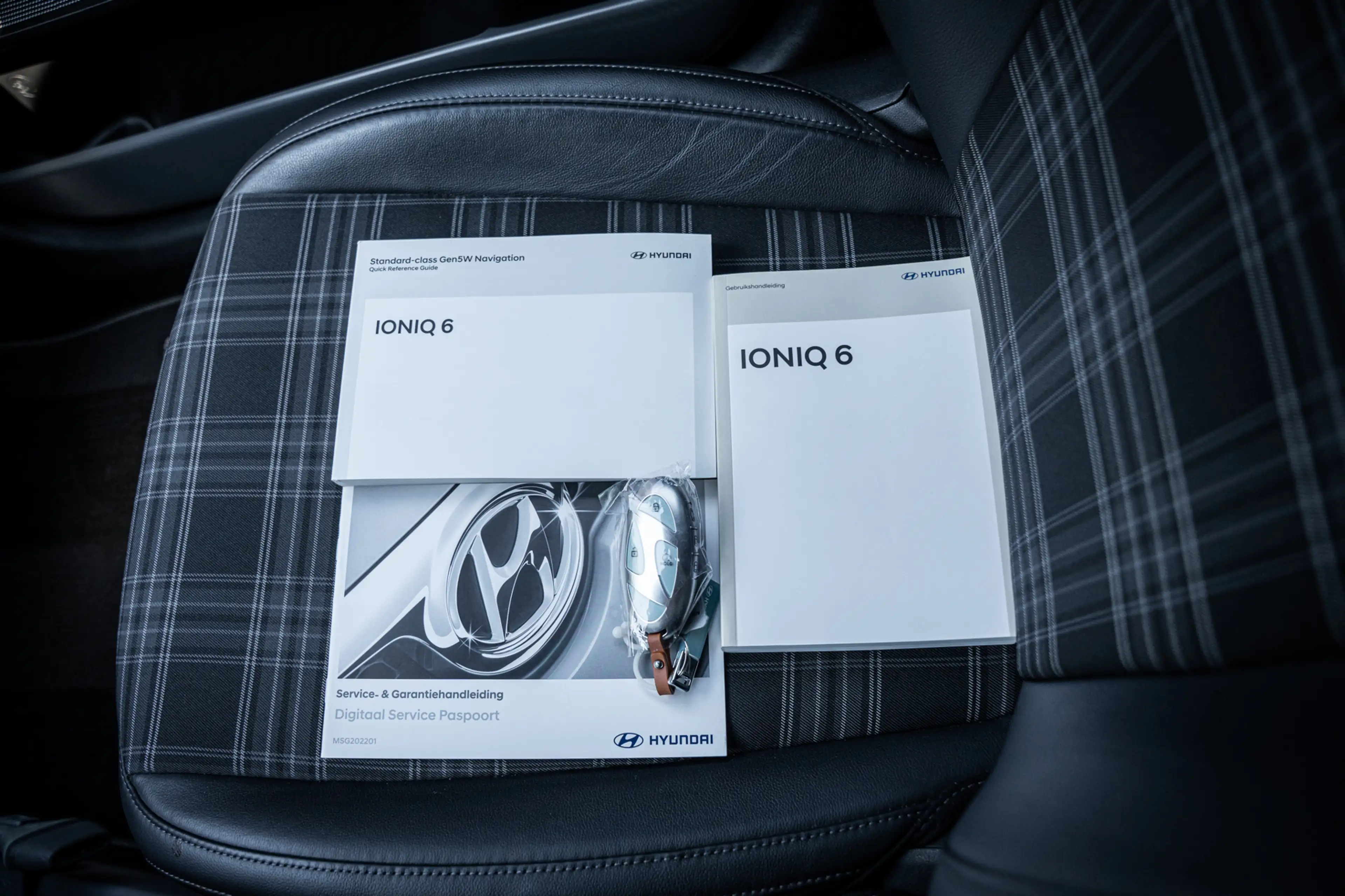 Hyundai IONIQ 6 First Edition AWD 77.4 kWh|Pano|100% SOH|Stoel/stu — photo 42
