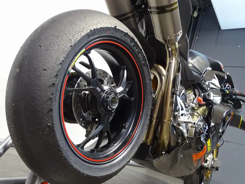 Ducati Panigale V4 R - foto 7