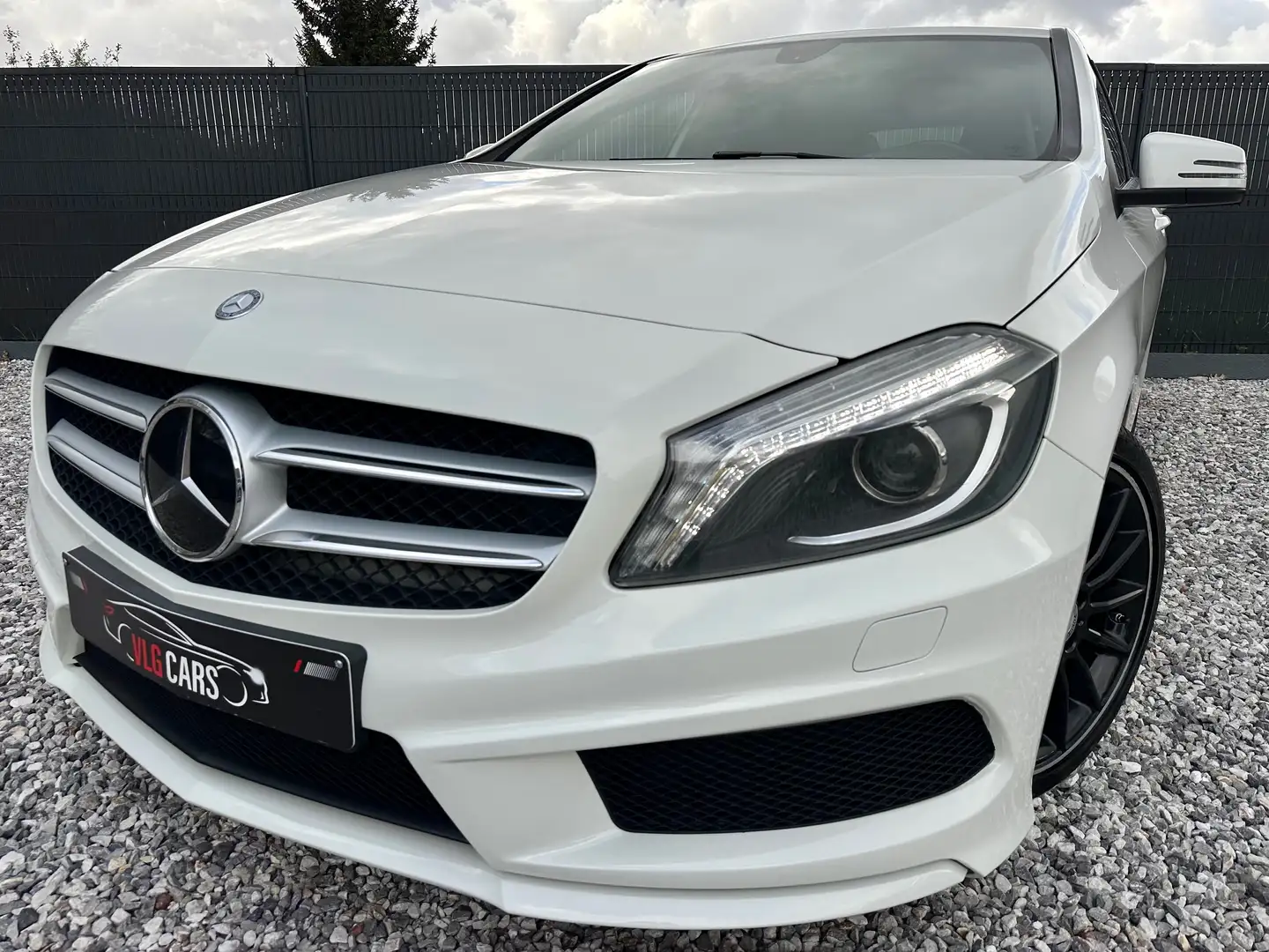 Mercedes-Benz A 180 CDI Pack AMG Line / Bi-Xenon / GPS / LED / JA 18" bijela - 2