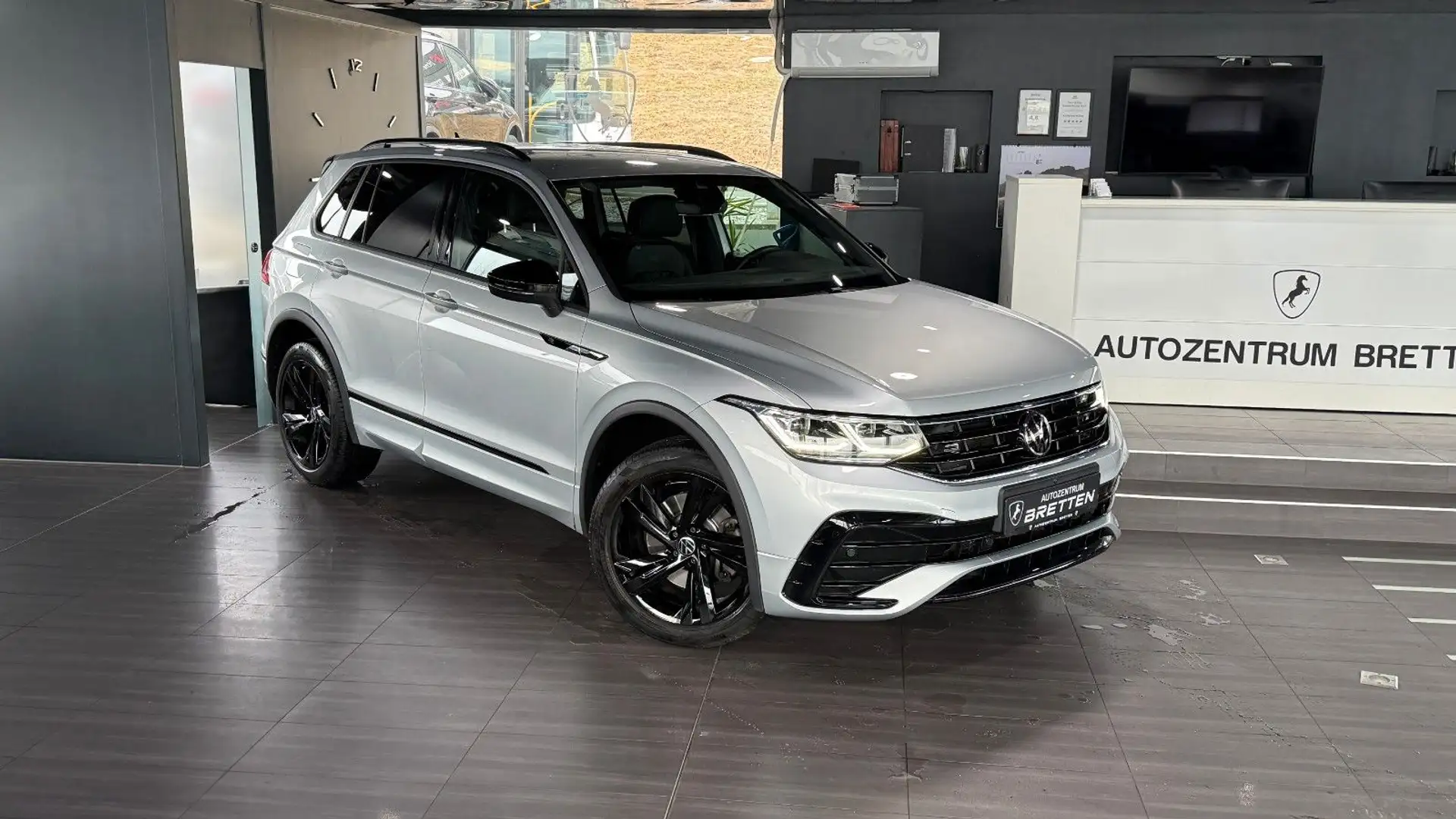 Volkswagen Tiguan 2.0 TSI DSG*R-Line*4M*Black Style*ACC*360 Silber - 1