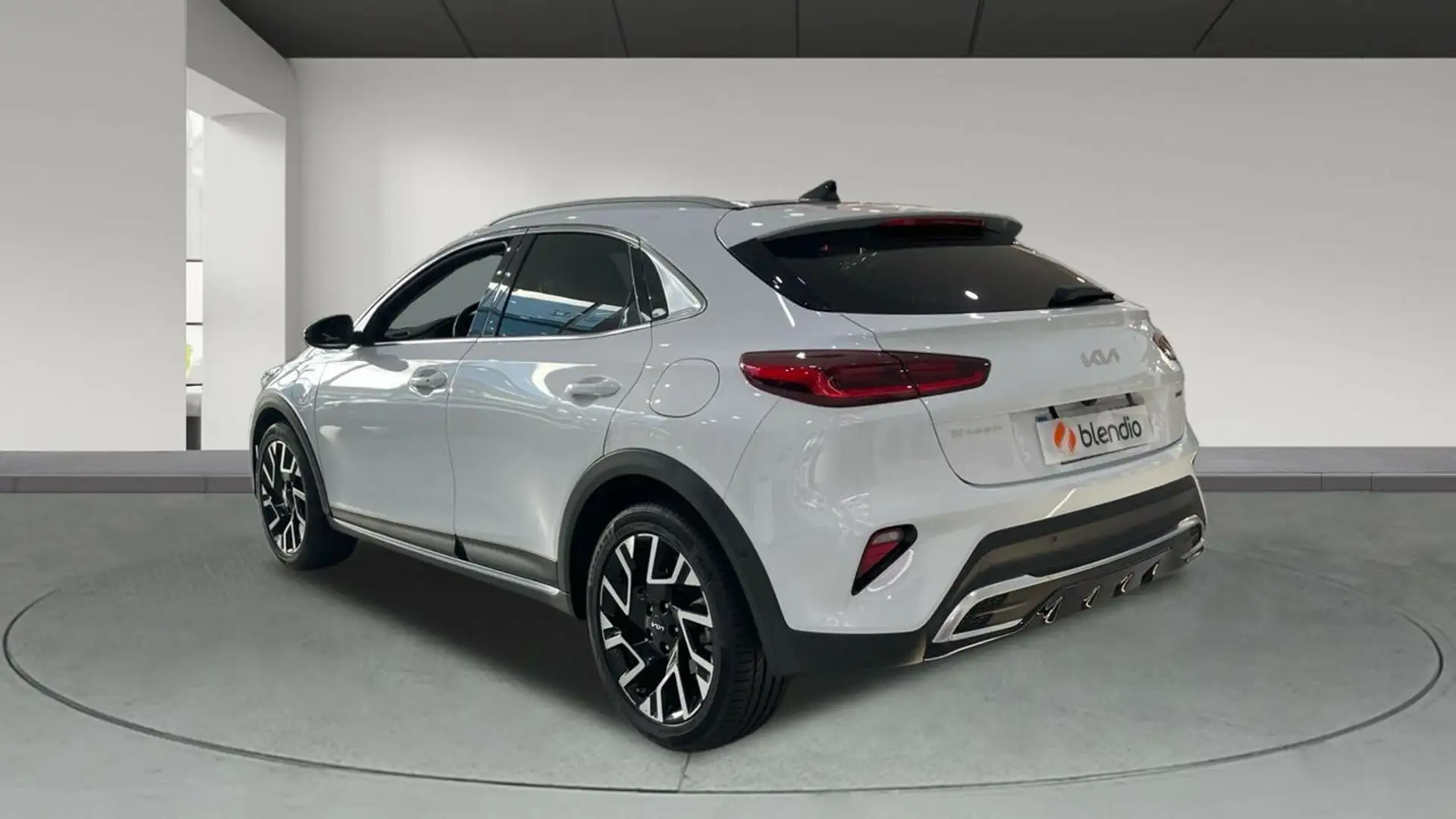 Kia XCeed 1.6 GDI PHEV EMOTION 141CV 5P Blanc - 2