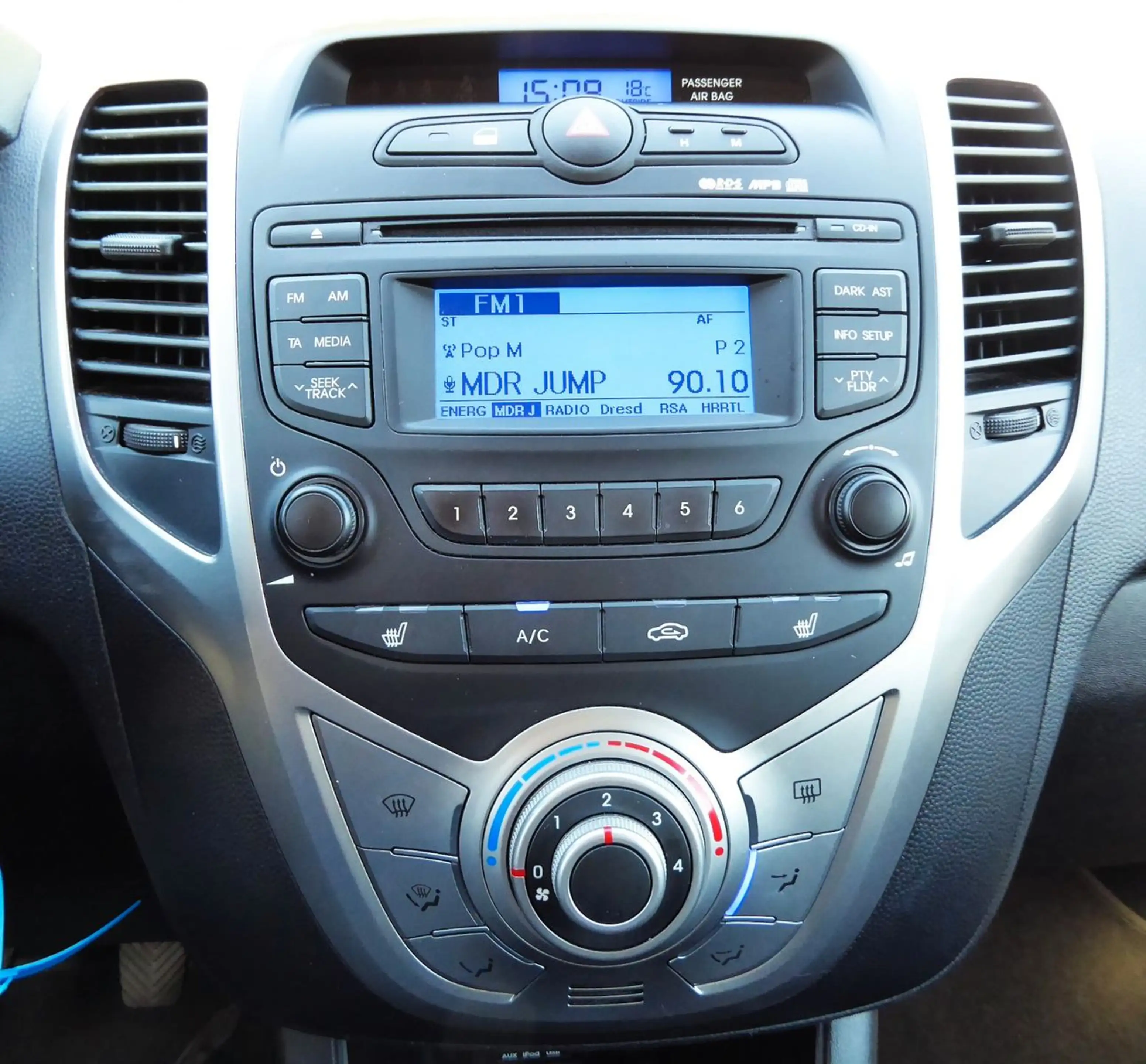 Hyundai iX20 FIFA world Cup EditionKlima,Alu,BC,PDC,Eu5 — photo 15