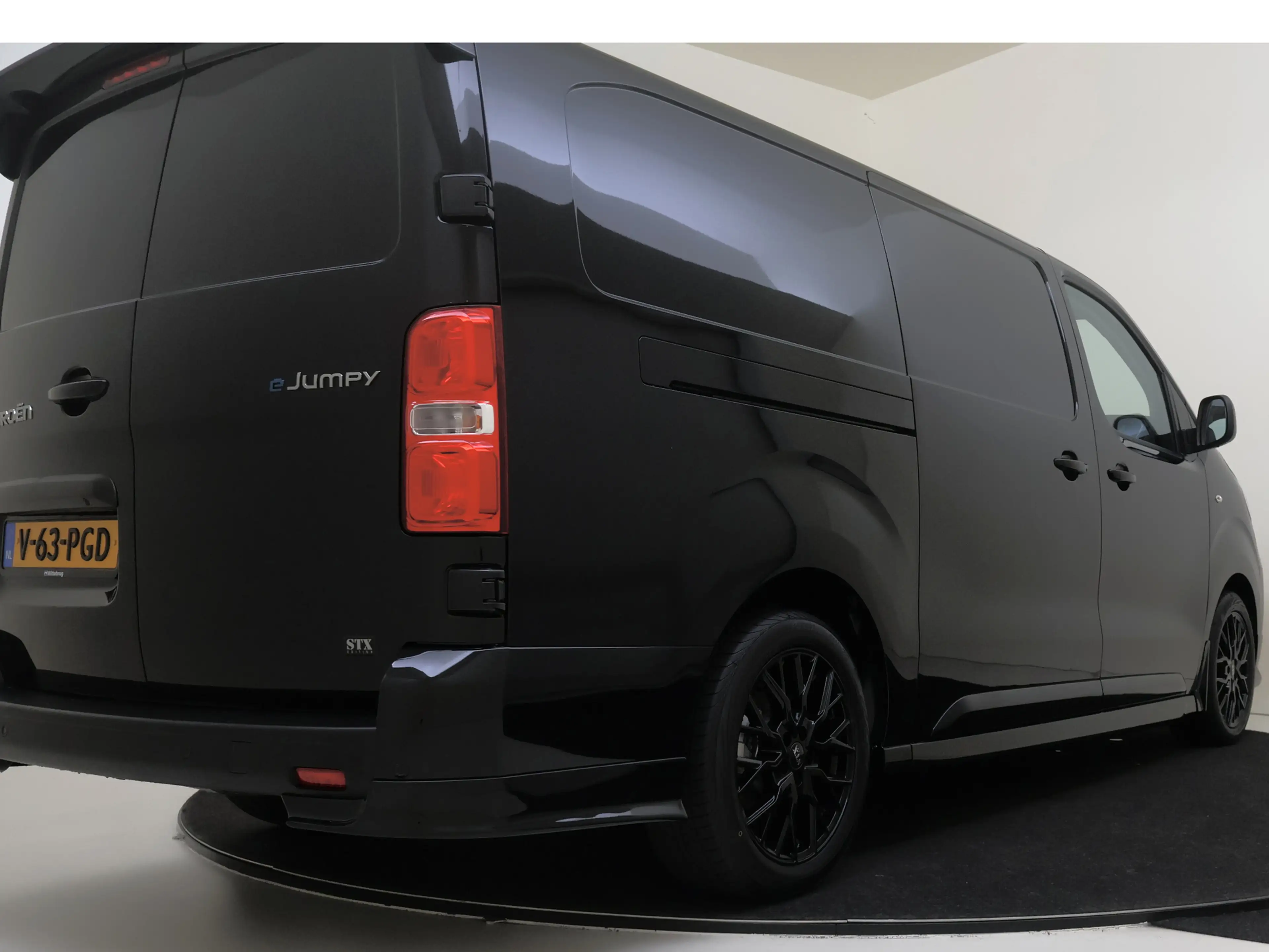 Citroen Jumpy ë-Jumpy L3 136 75 kWh STX Edition | Leder | Inbouw — photo 11