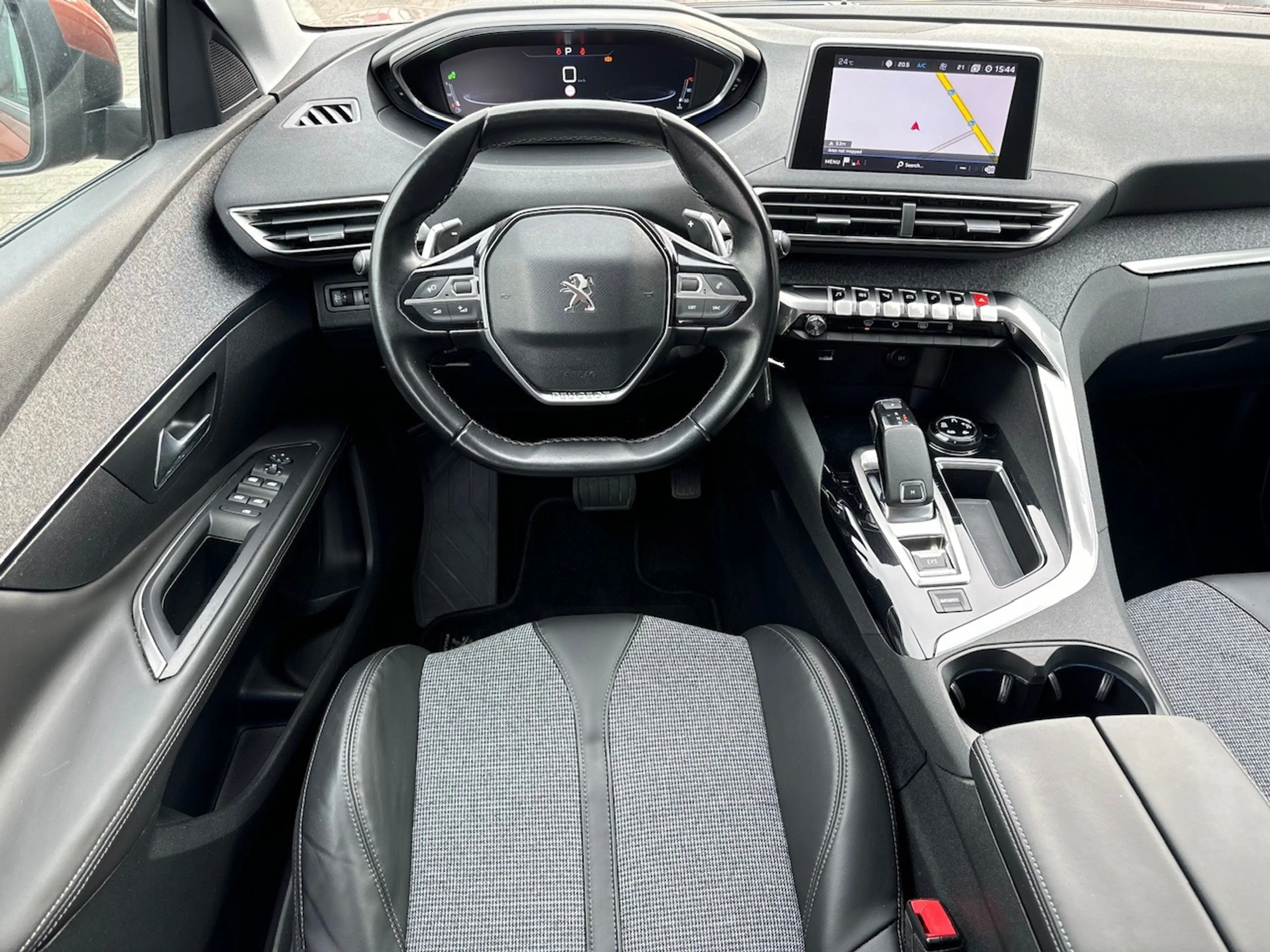 Peugeot 3008 1.2i Benzine - CarPlay ** 1 JAAR GARANTIE ** !! — photo 15