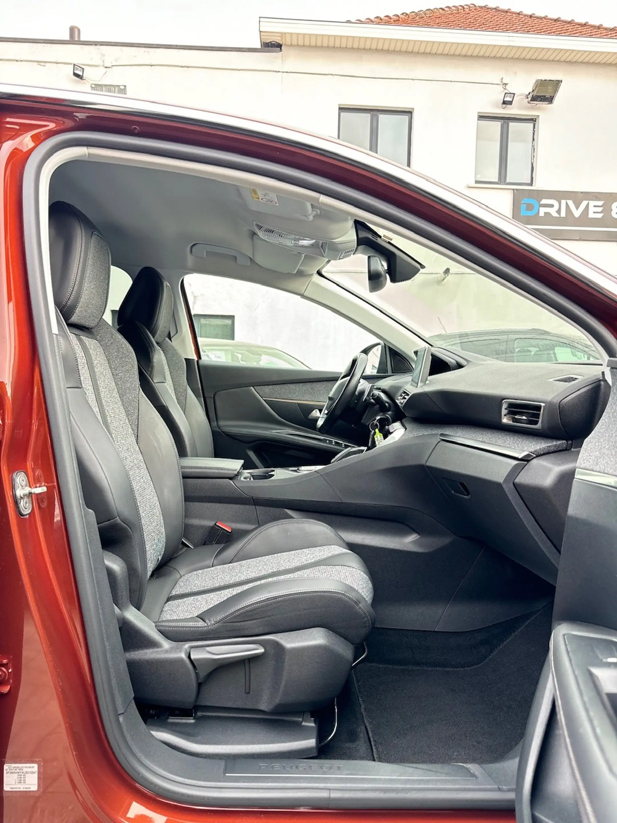 Peugeot 3008 1.2i Benzine - CarPlay ** 1 JAAR GARANTIE ** !! — photo 10