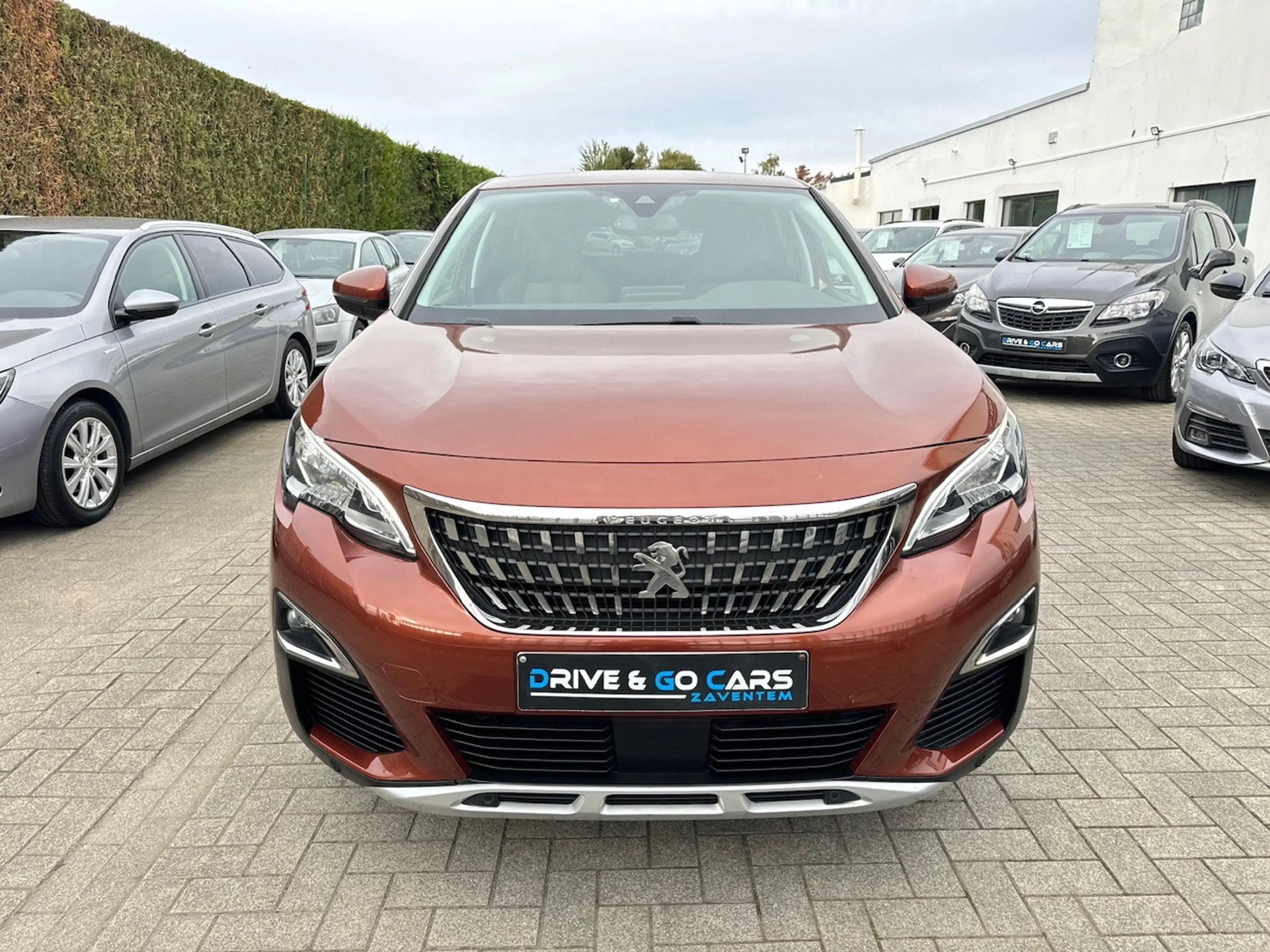 Peugeot 3008 1.2i Benzine - CarPlay ** 1 JAAR GARANTIE ** !! — photo 3