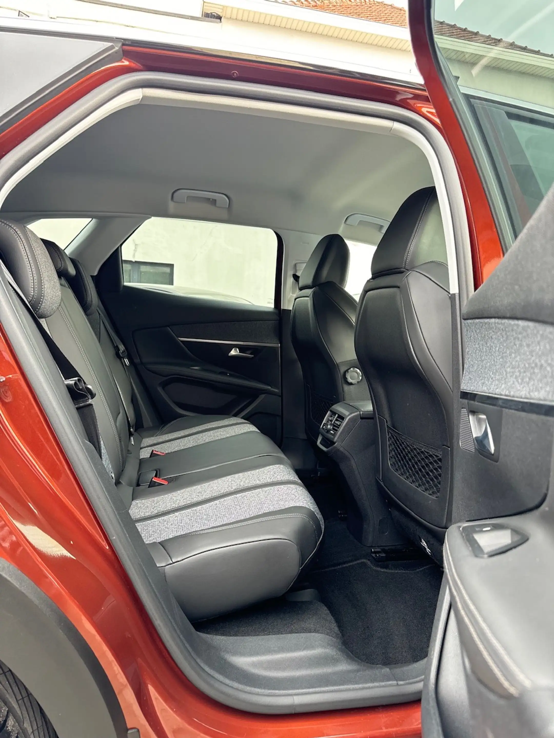 Peugeot 3008 1.2i Benzine - CarPlay ** 1 JAAR GARANTIE ** !! — photo 11