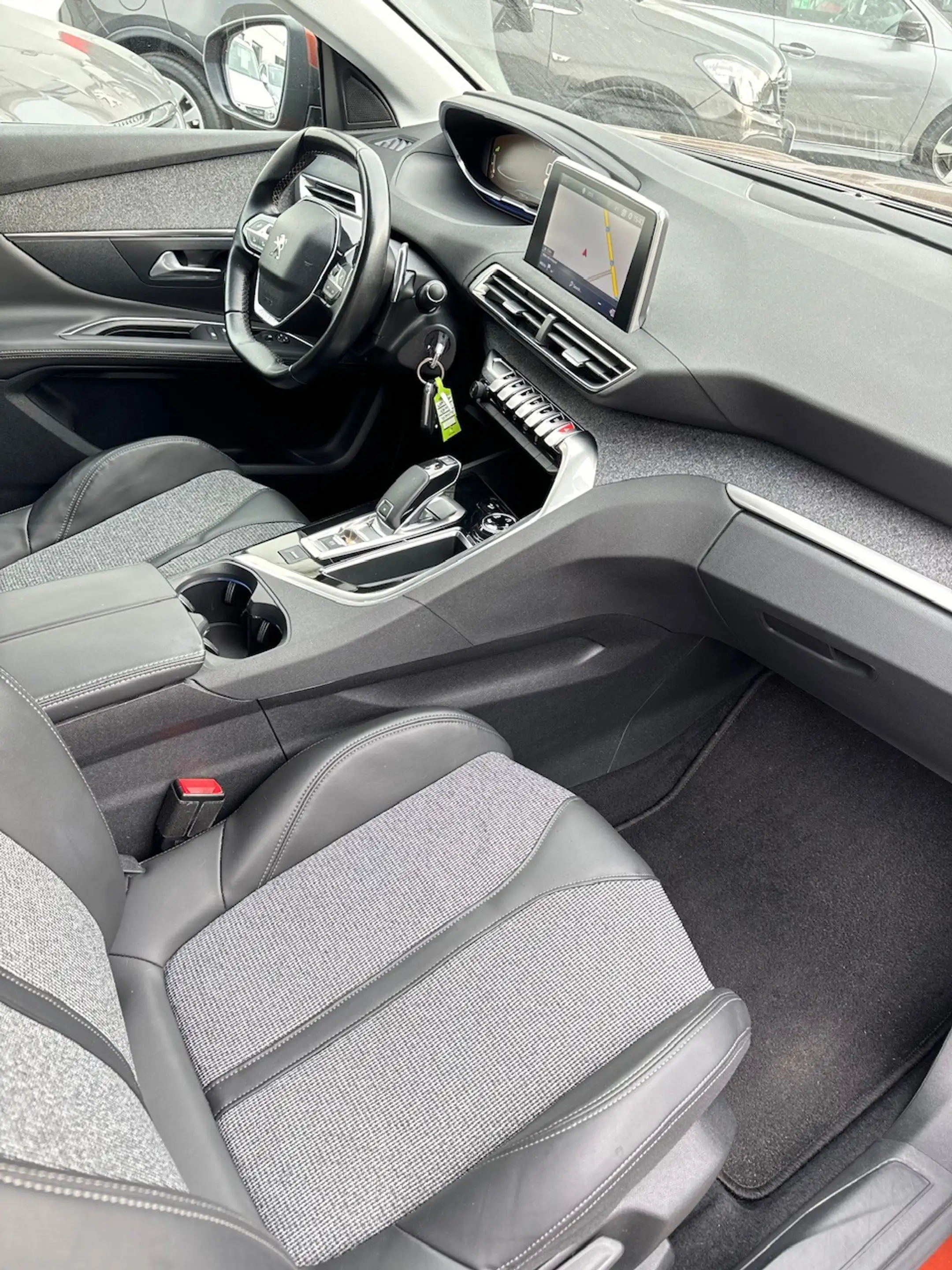 Peugeot 3008 1.2i Benzine - CarPlay ** 1 JAAR GARANTIE ** !! — photo 13