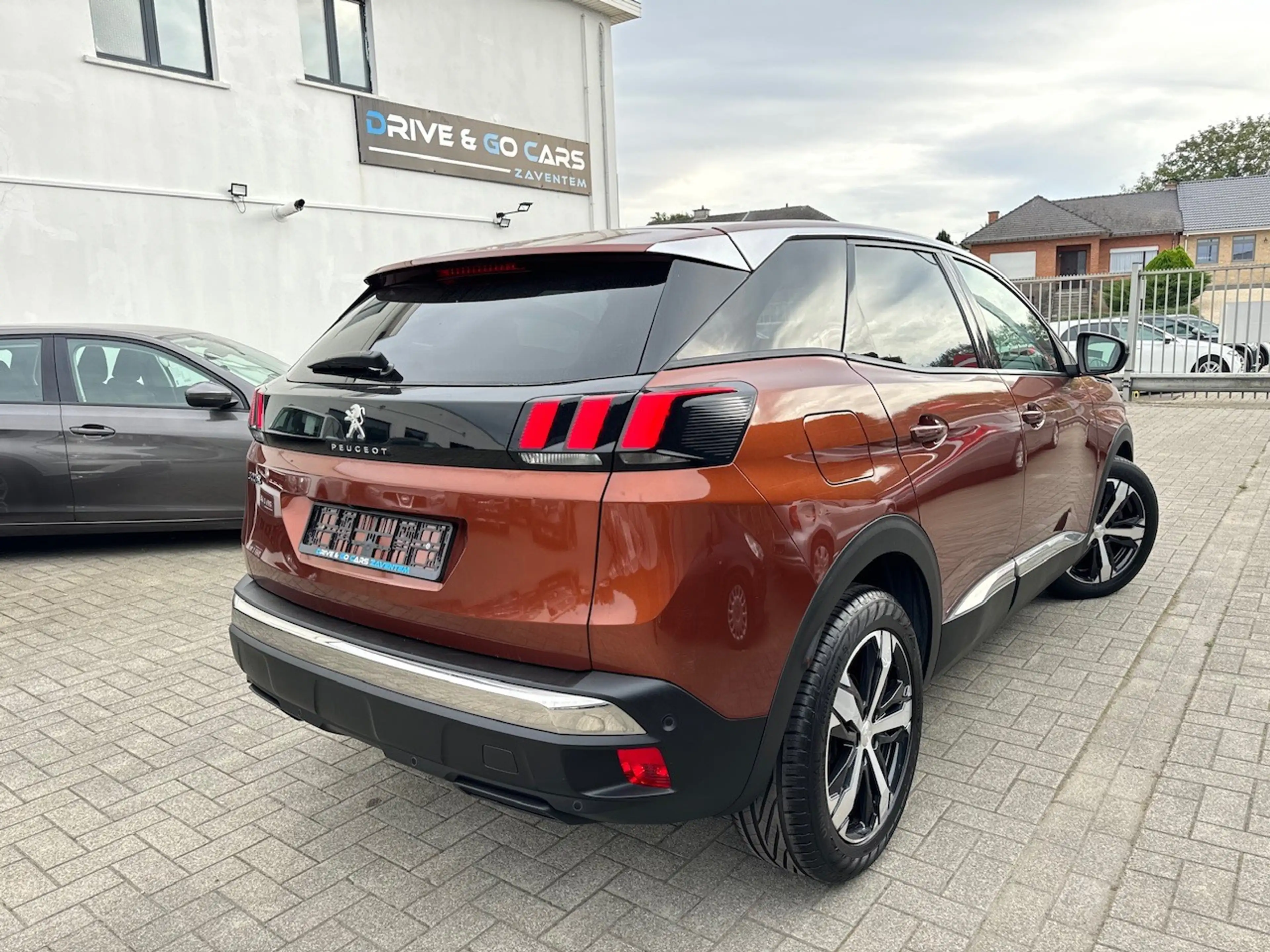 Peugeot 3008 1.2i Benzine - CarPlay ** 1 JAAR GARANTIE ** !! — photo 6
